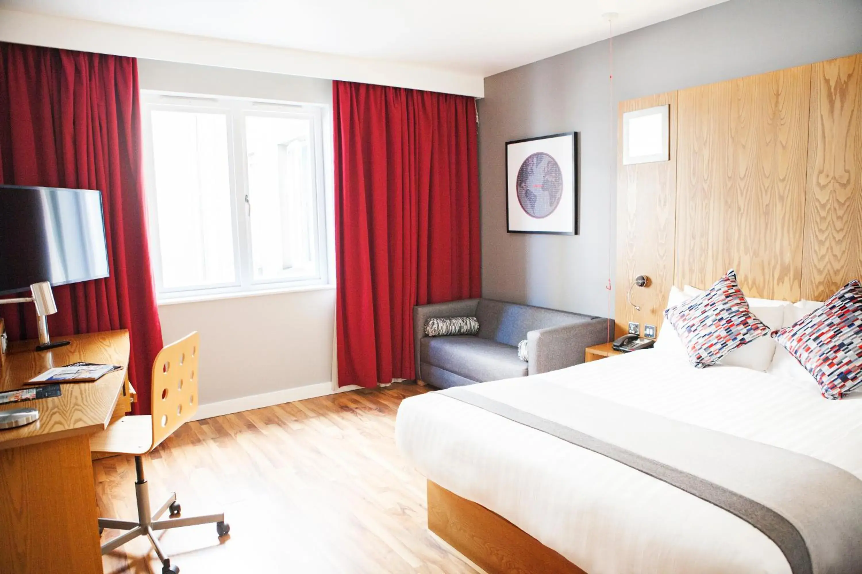 Double Room in Ramada by Wyndham Belfast Double Room in Ramada by Wyndham Belfast