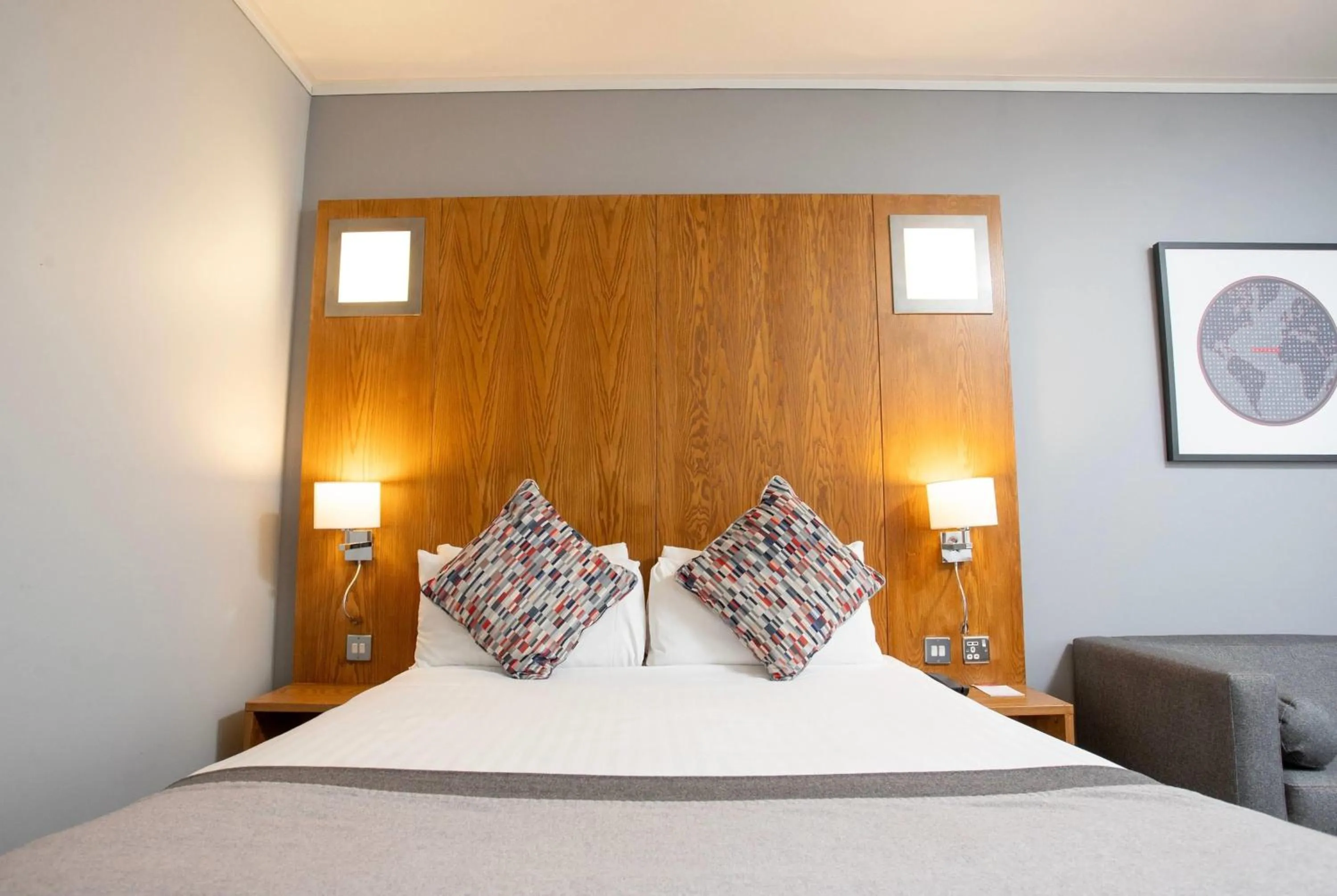 Photo of the whole room, Bed in Ramada by Wyndham Belfast