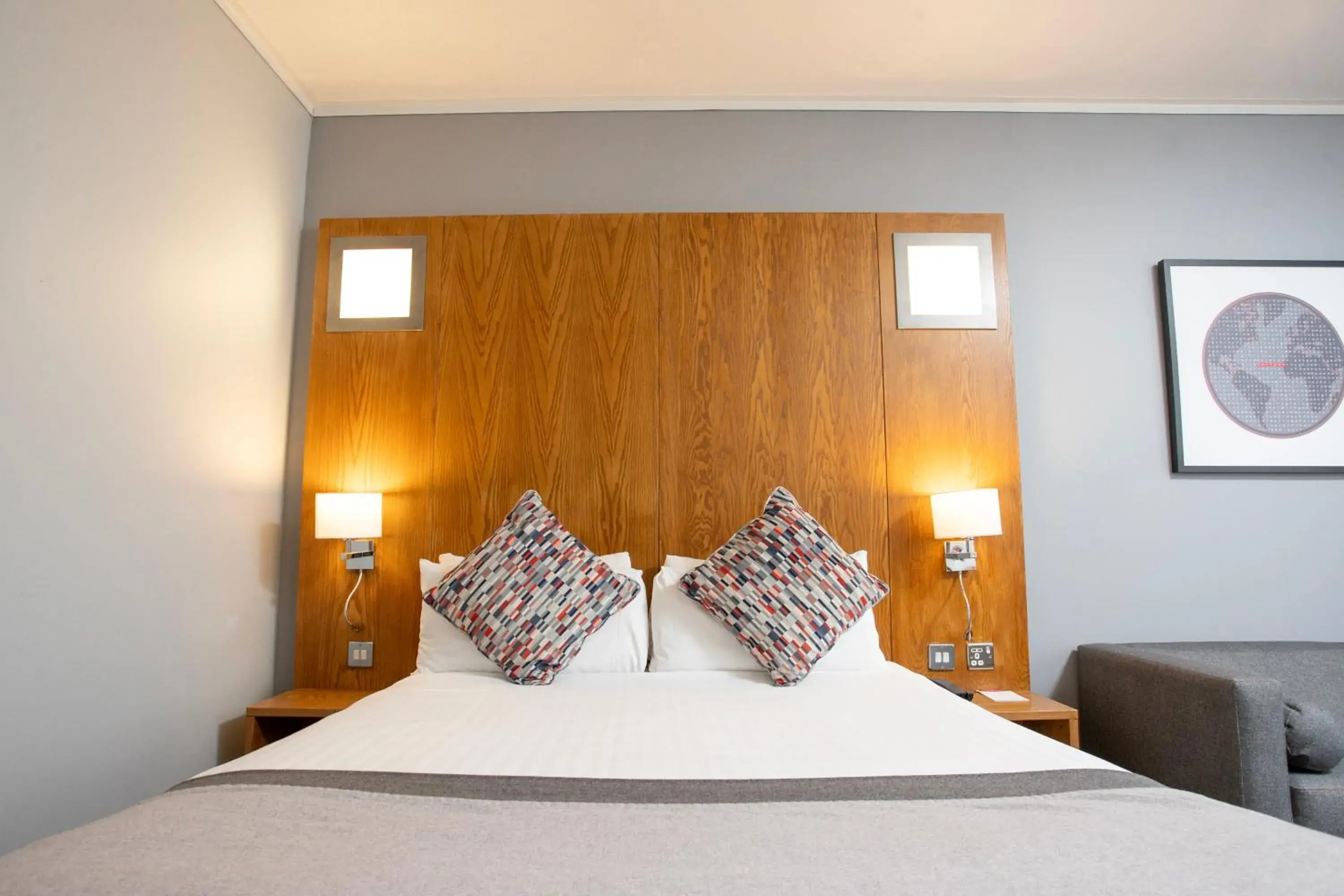 Standard Double Room - Mobility Accessible in Ramada by Wyndham Belfast Standard Double Room - Mobility Accessible in Ramada by Wyndham Belfast