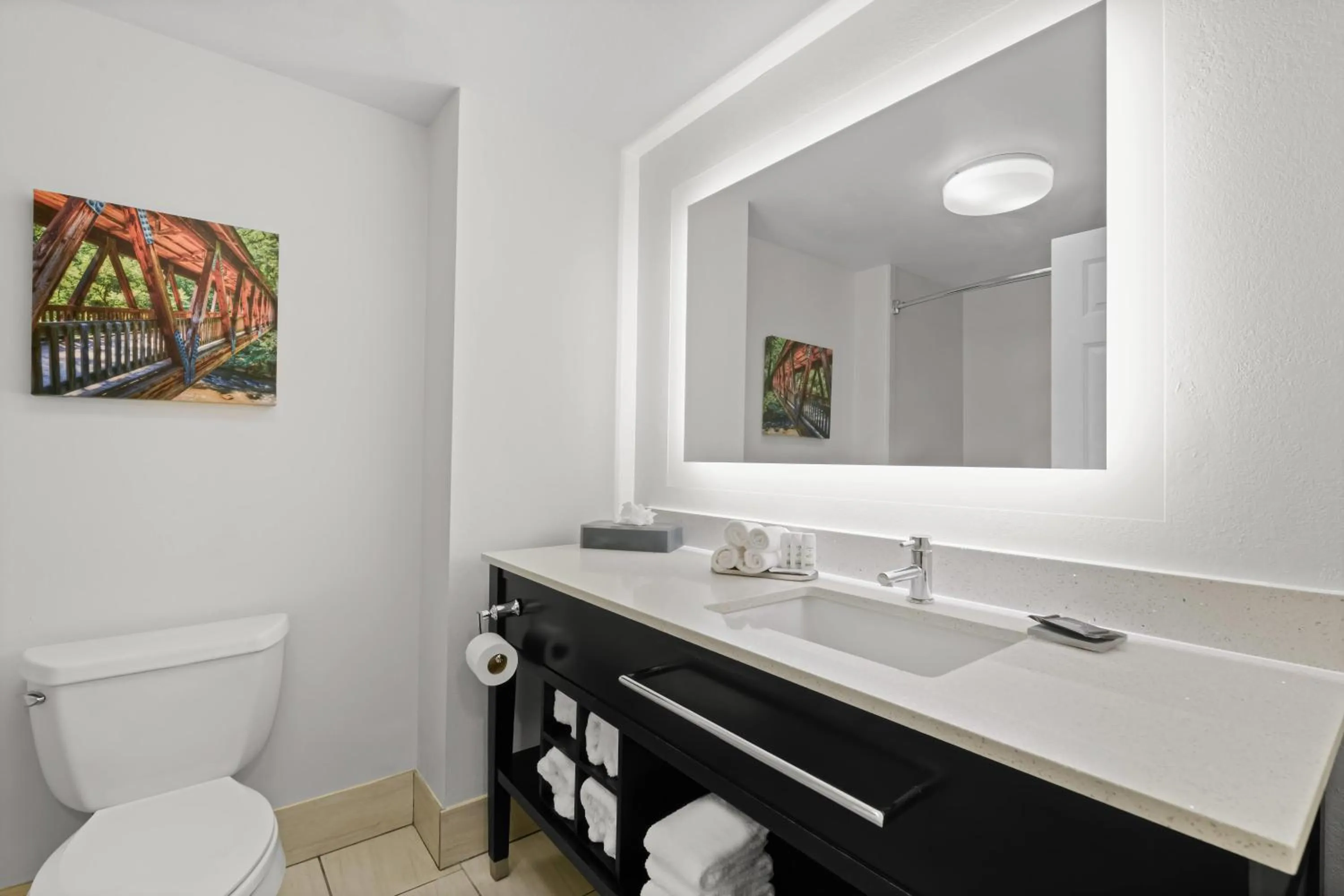 Bathroom in La Quinta by Wyndham Atlanta Douglasville