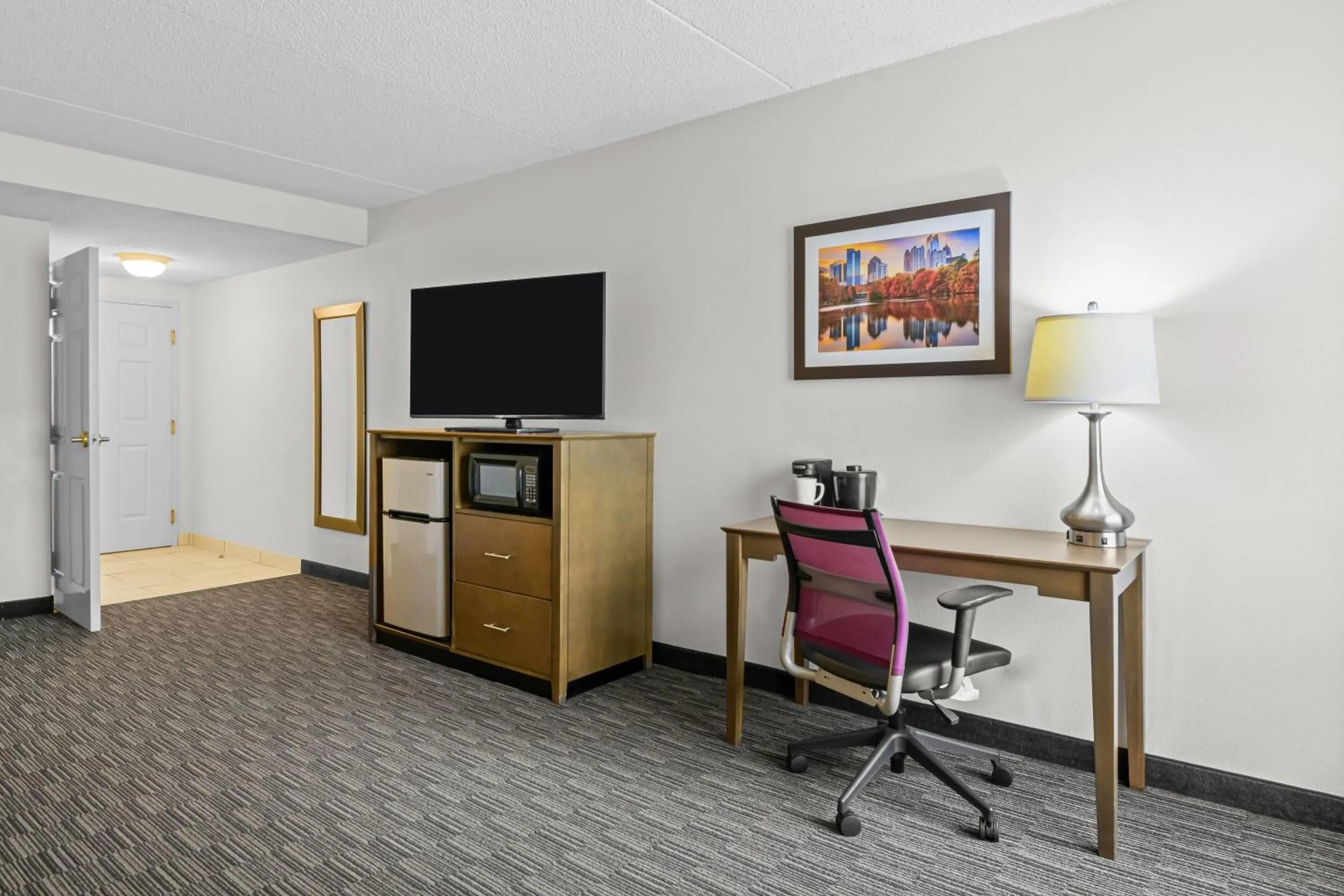 Photo of the whole room in La Quinta by Wyndham Atlanta Douglasville