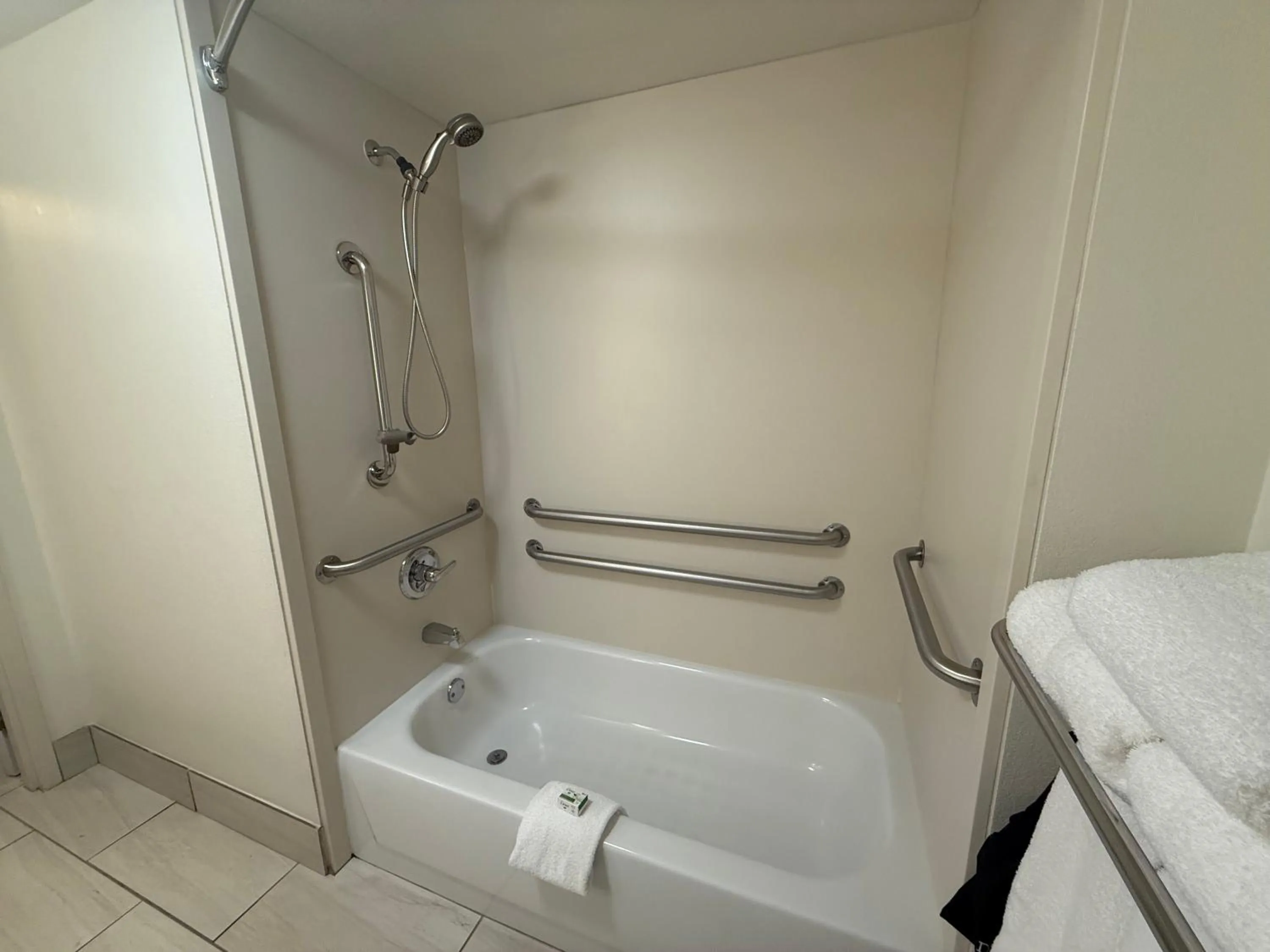 Bathroom in La Quinta by Wyndham Atlanta Douglasville