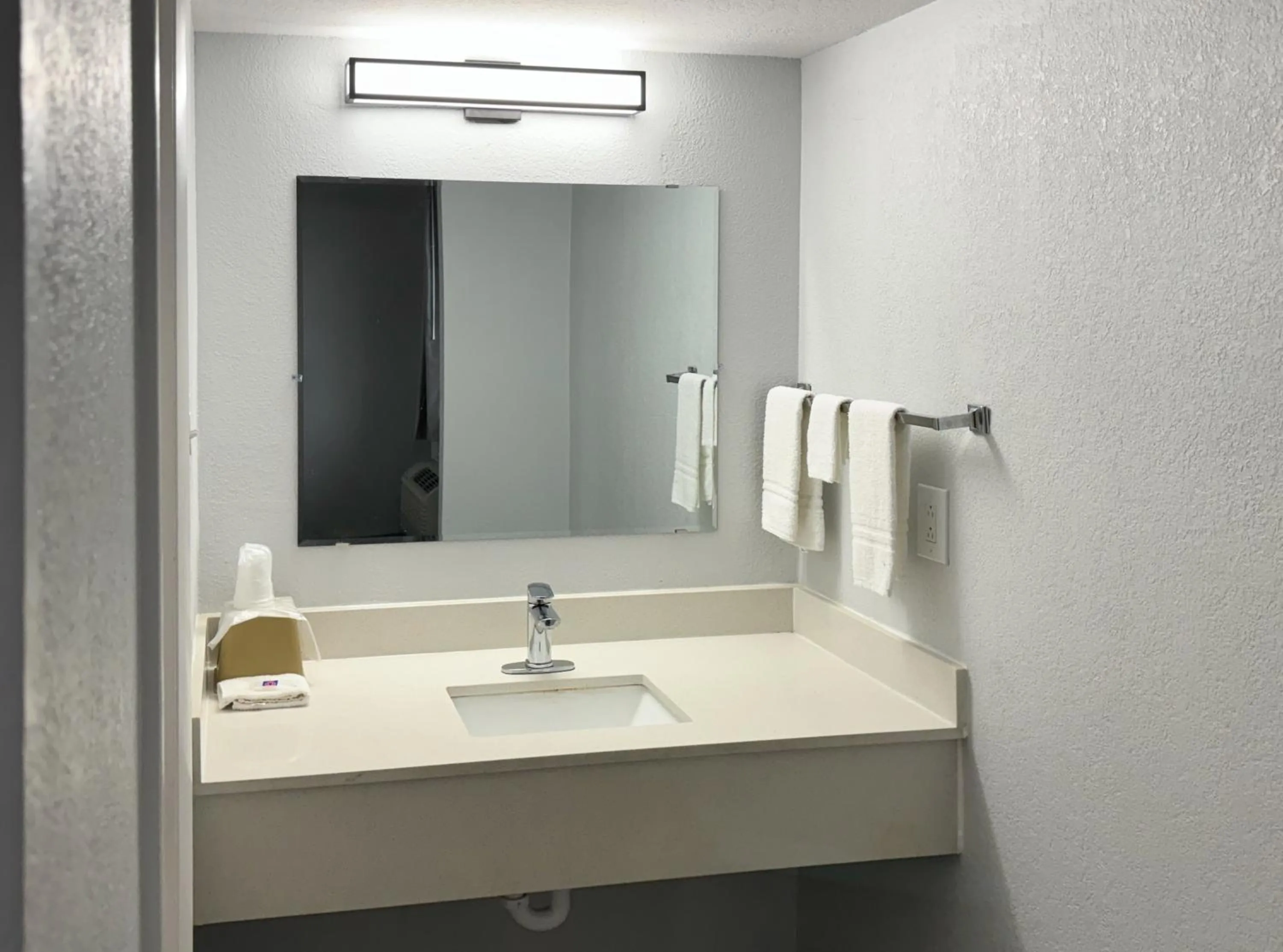 Bathroom in Motel 6 Huntsville AL University Dr.