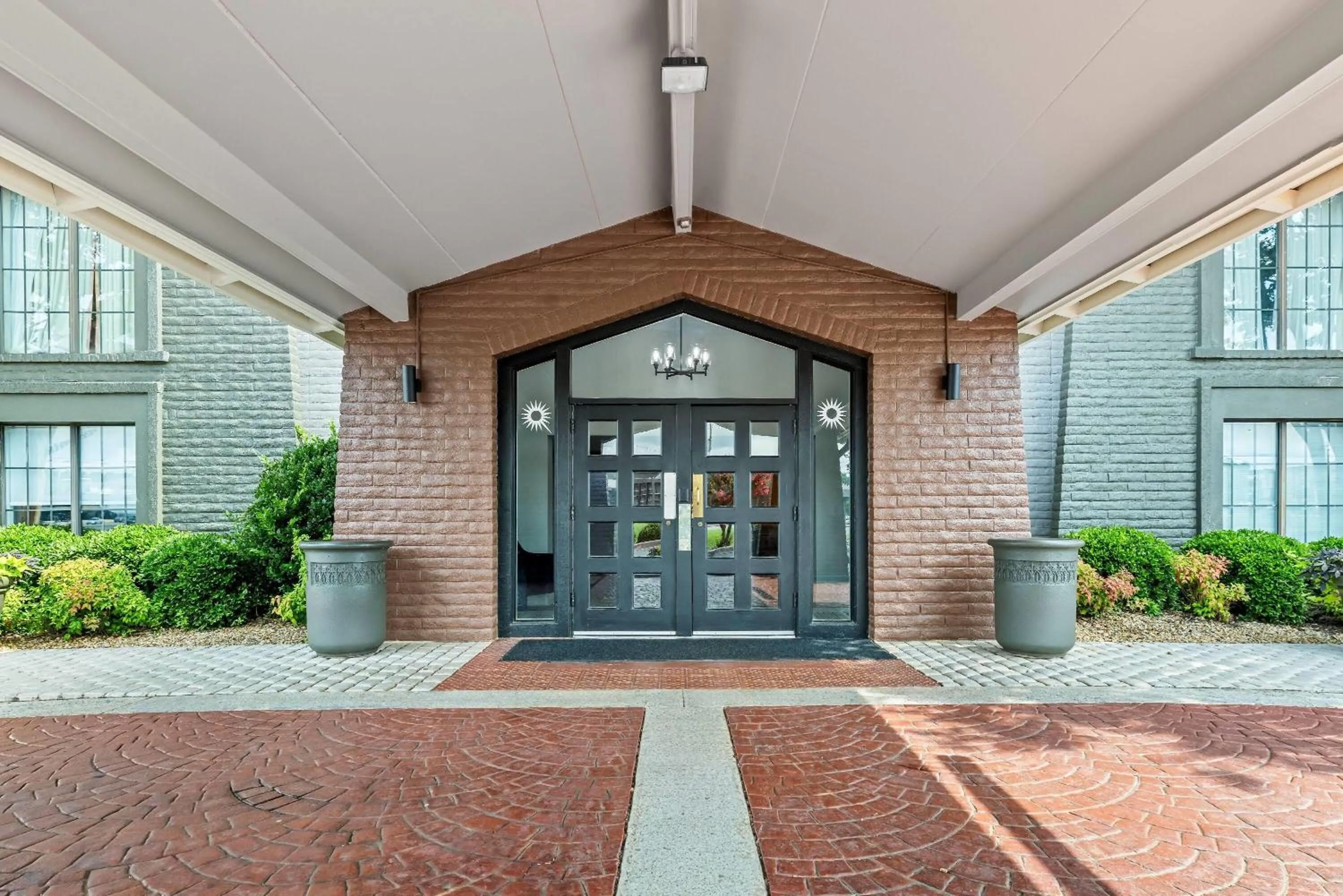 Property building in La Quinta Inn by Wyndham Huntsville Research Park