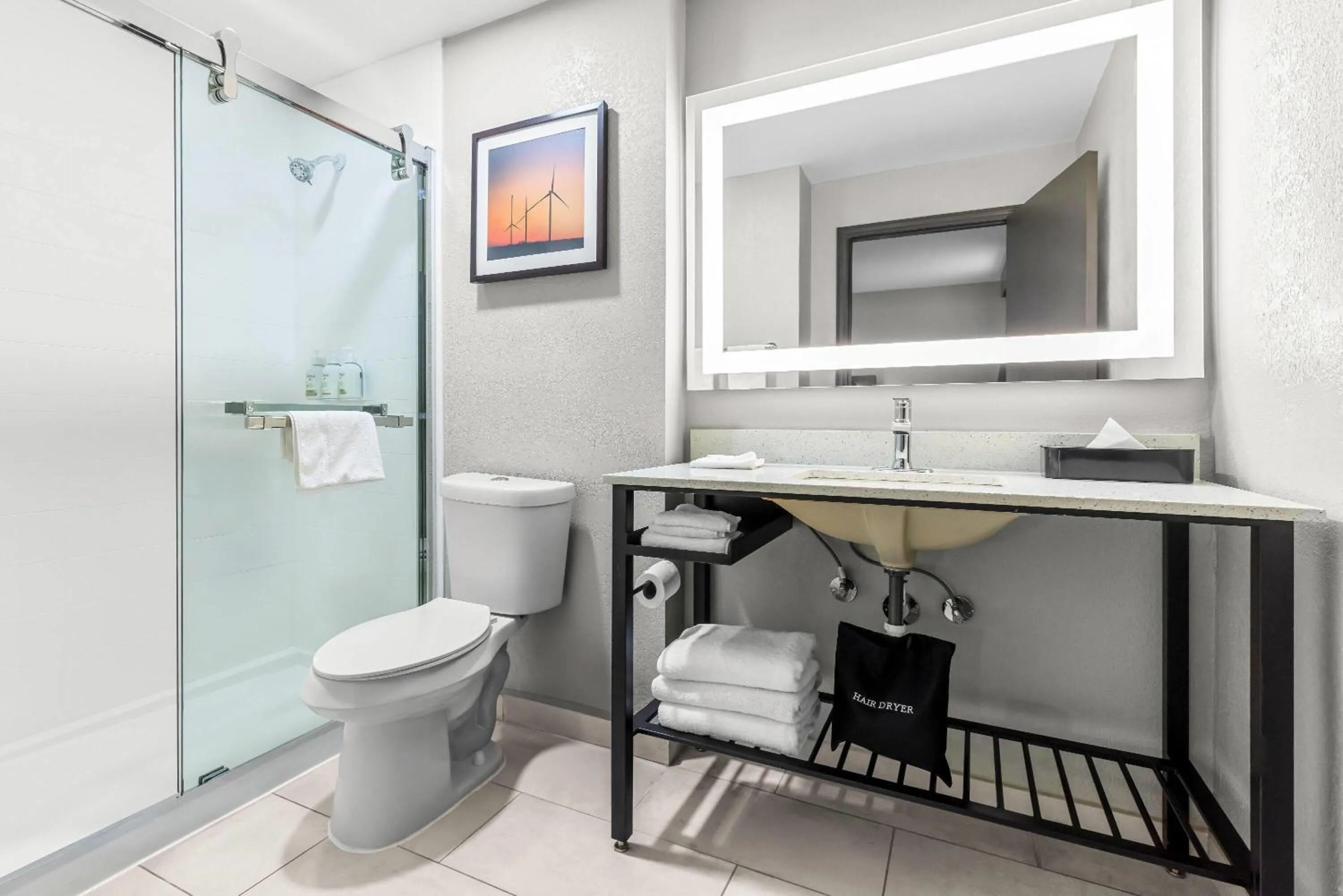 Bathroom in La Quinta Inn by Wyndham Huntsville Research Park