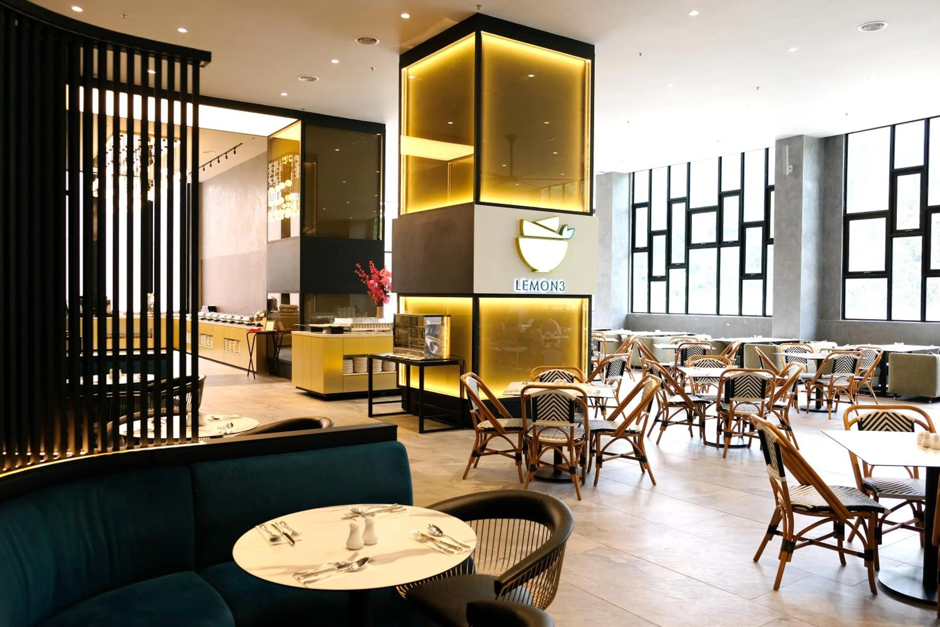 Restaurant/places to eat in 92 Homestay 3 Bedrooms Midhills Genting Highland