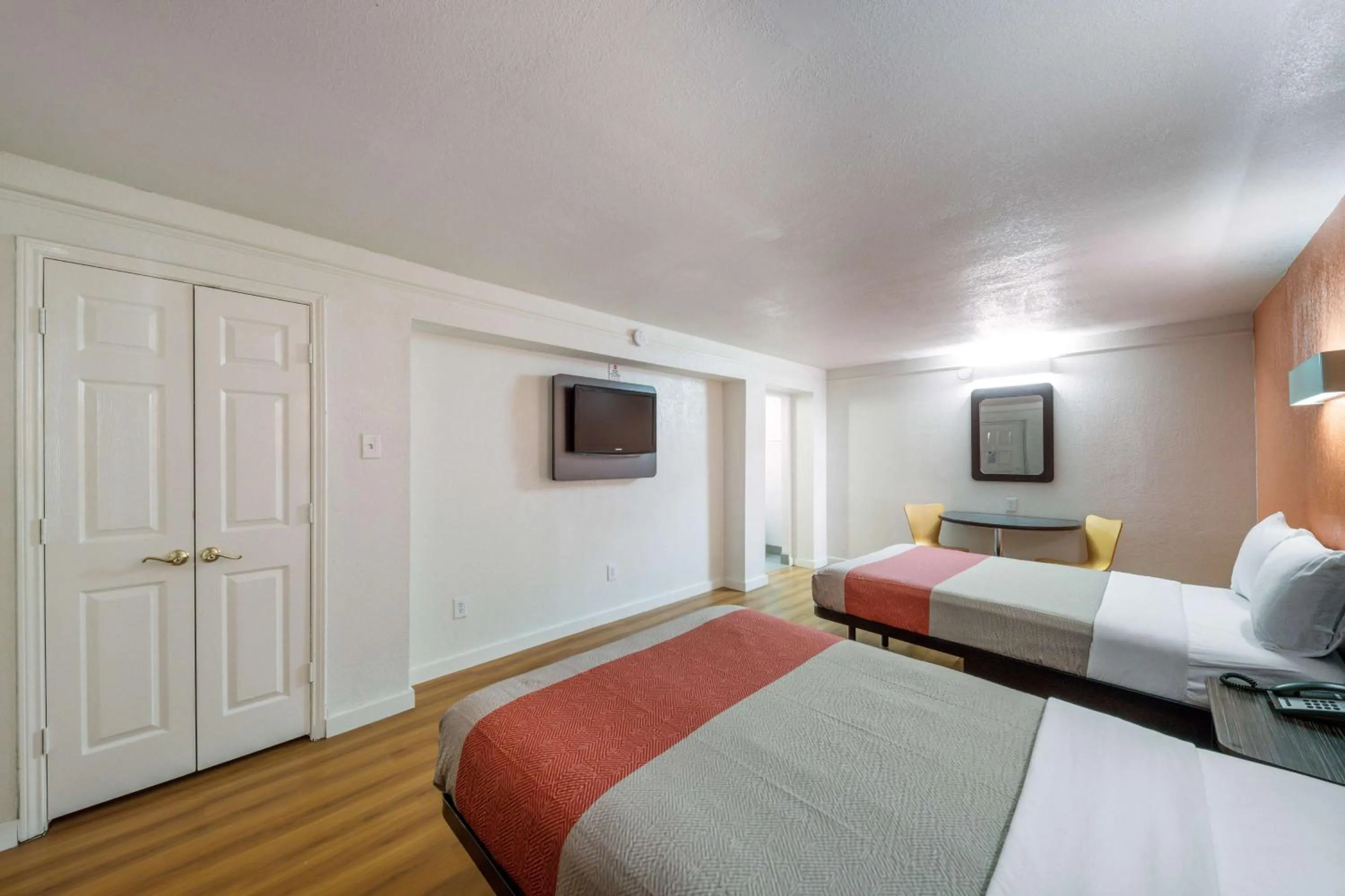 TV and multimedia, Bed in Motel 6-Dallas, TX - Farmers Branch