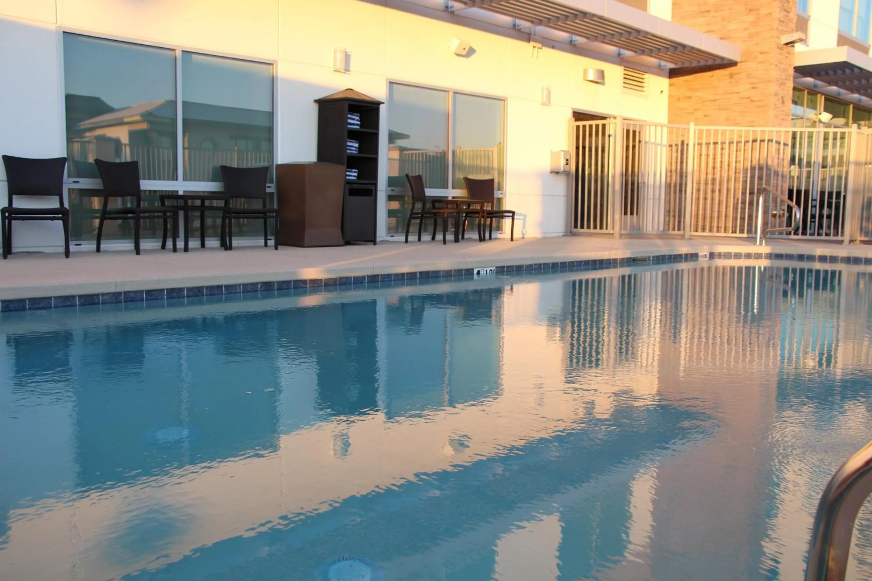 Swimming pool in Holiday Inn Express & Suites - Phoenix - Airport North by IHG