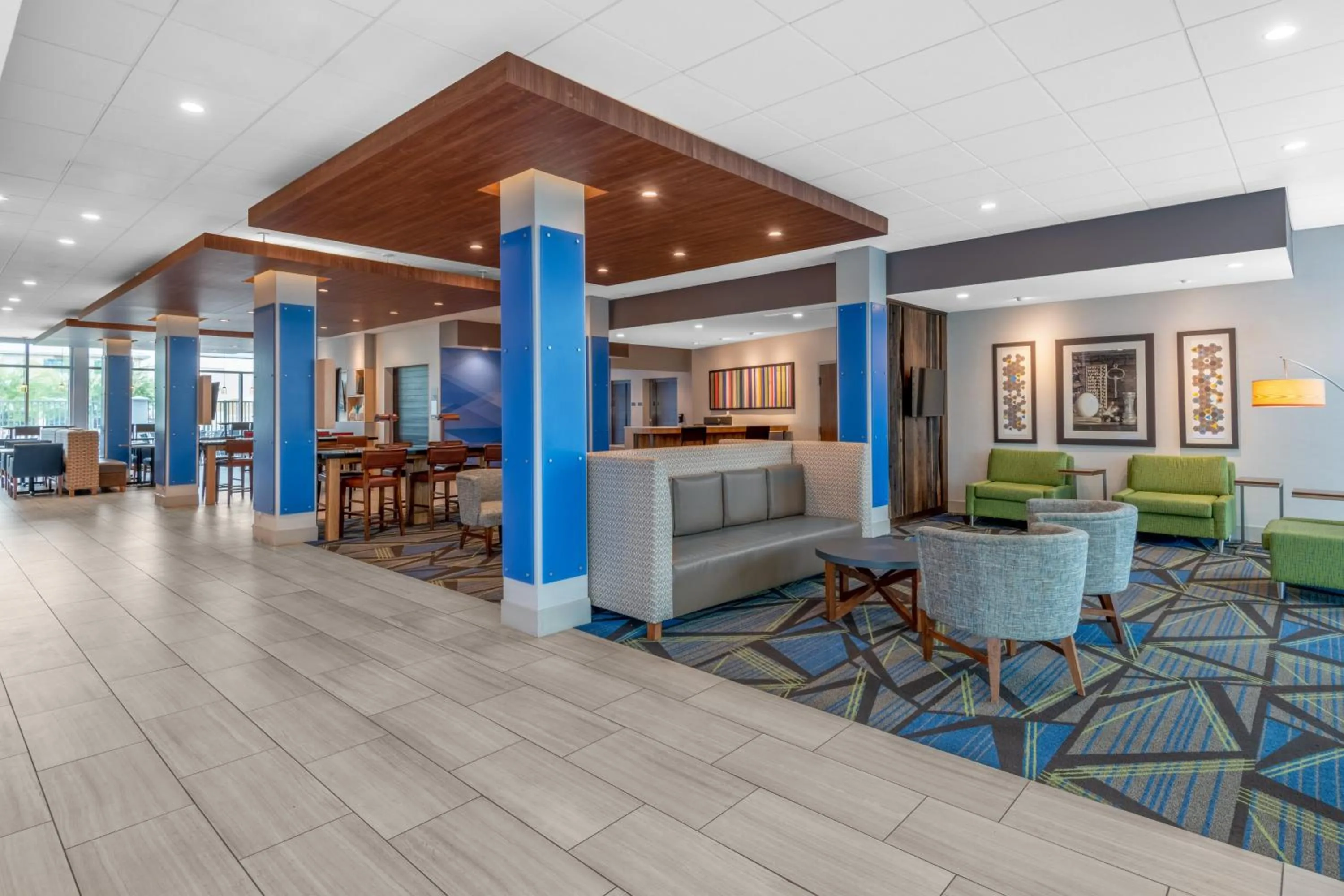Property building in Holiday Inn Express & Suites - Phoenix - Airport North by IHG