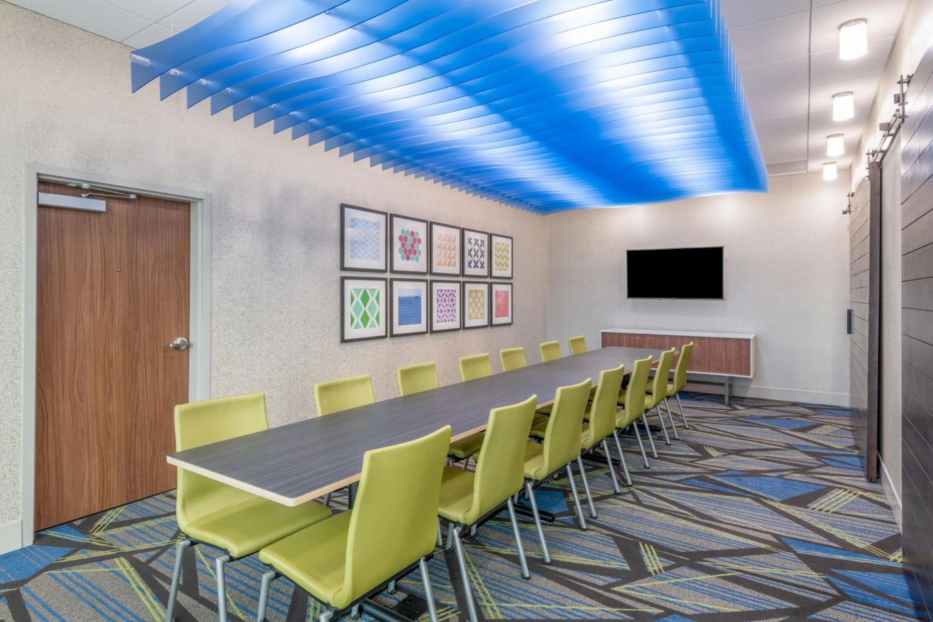 Meeting/conference room in Holiday Inn Express & Suites - Phoenix - Airport North by IHG