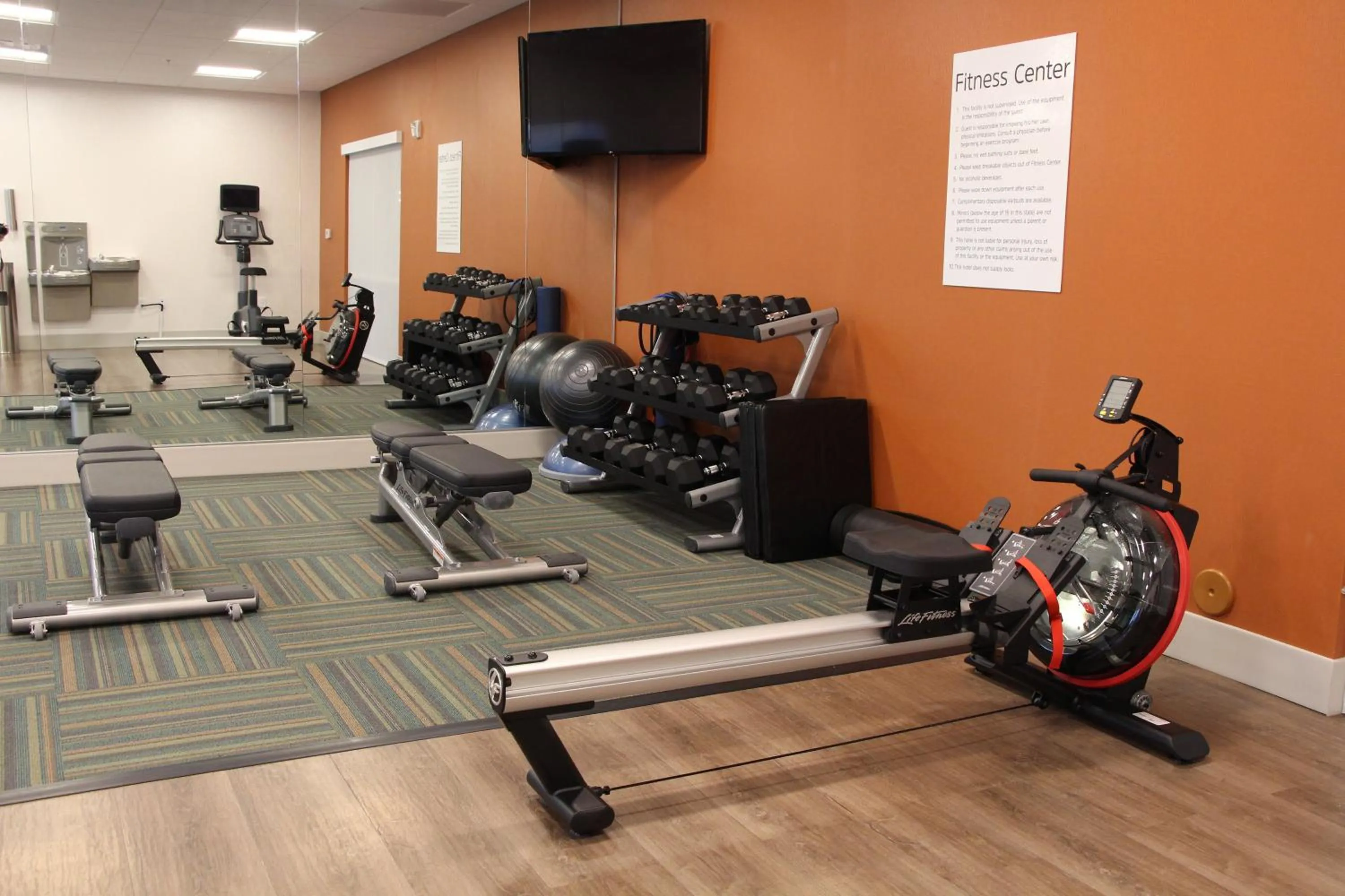 Fitness centre/facilities in Holiday Inn Express & Suites - Phoenix - Airport North by IHG