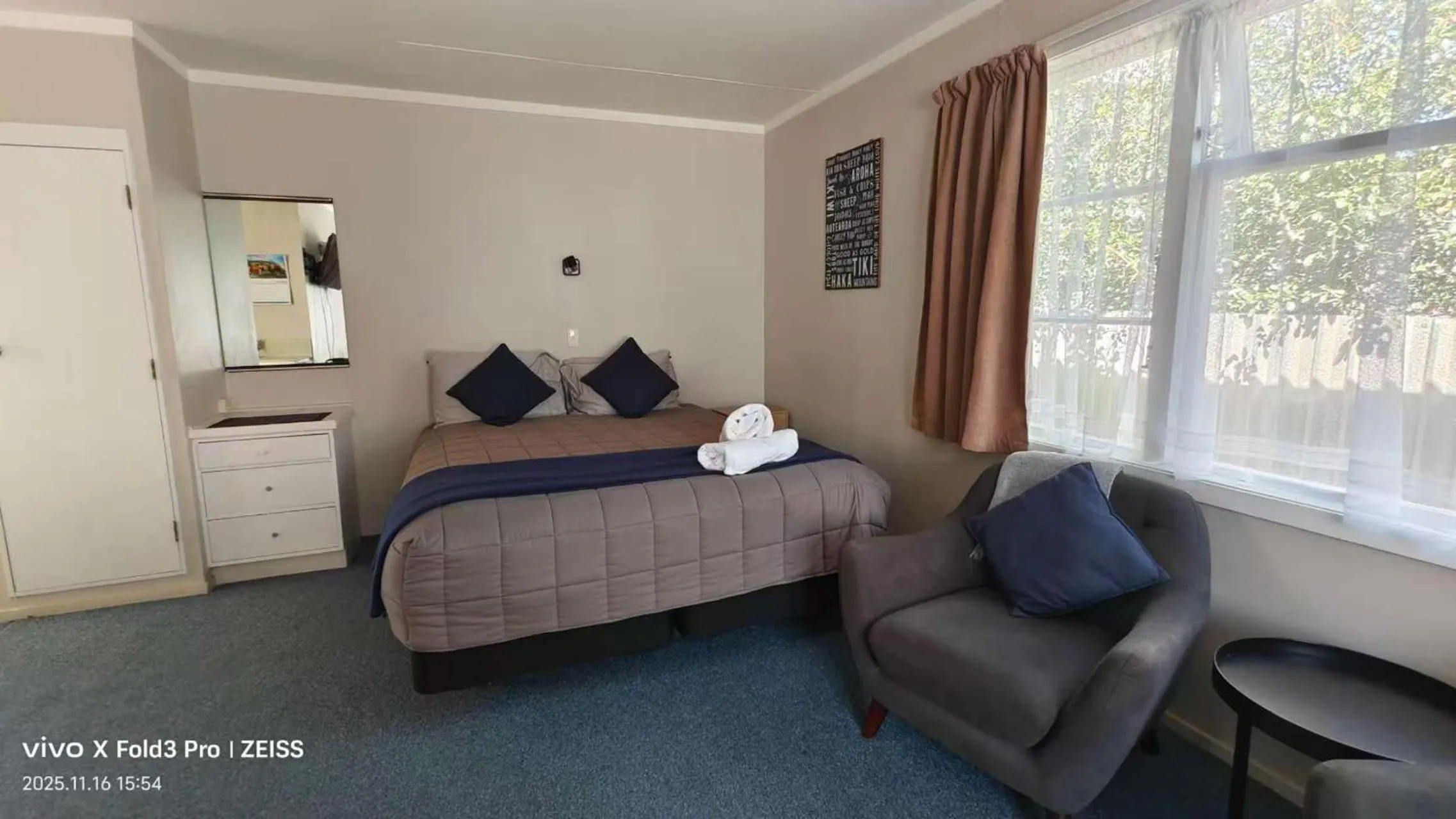 Bed in Chanel Court Motel