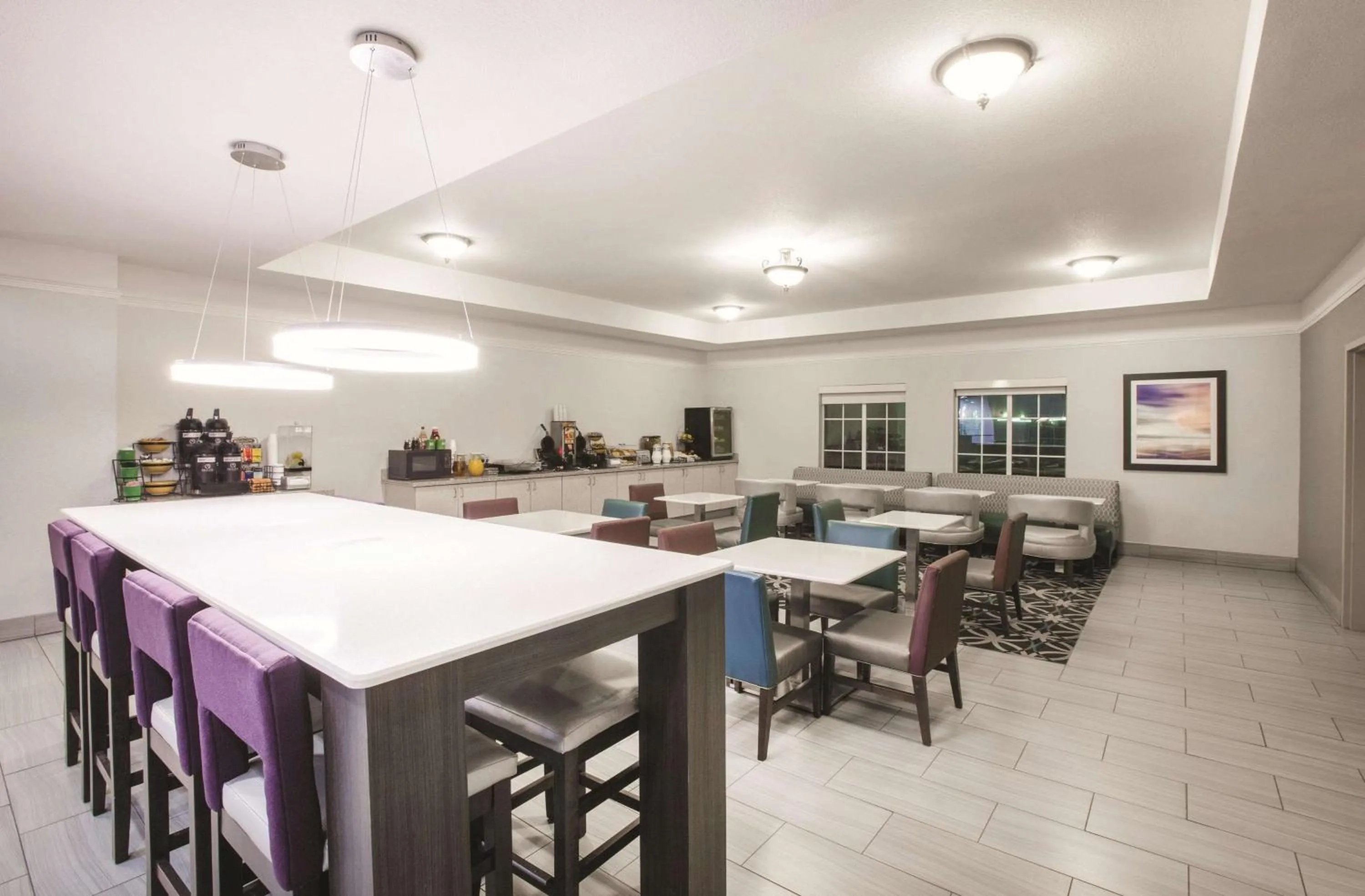 Restaurant/places to eat in La Quinta by Wyndham Mansfield TX