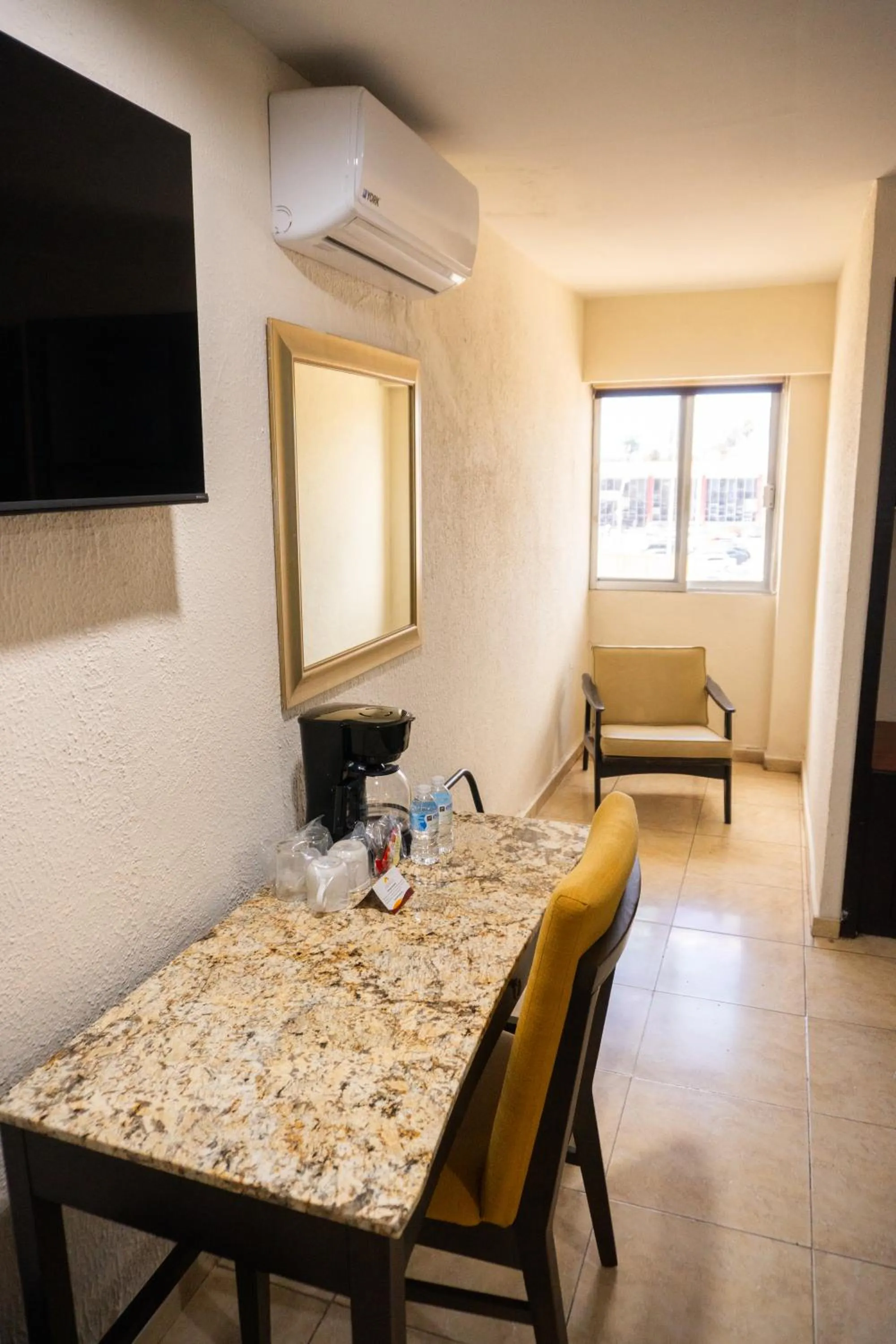 air conditioner in Hotel America Palacio