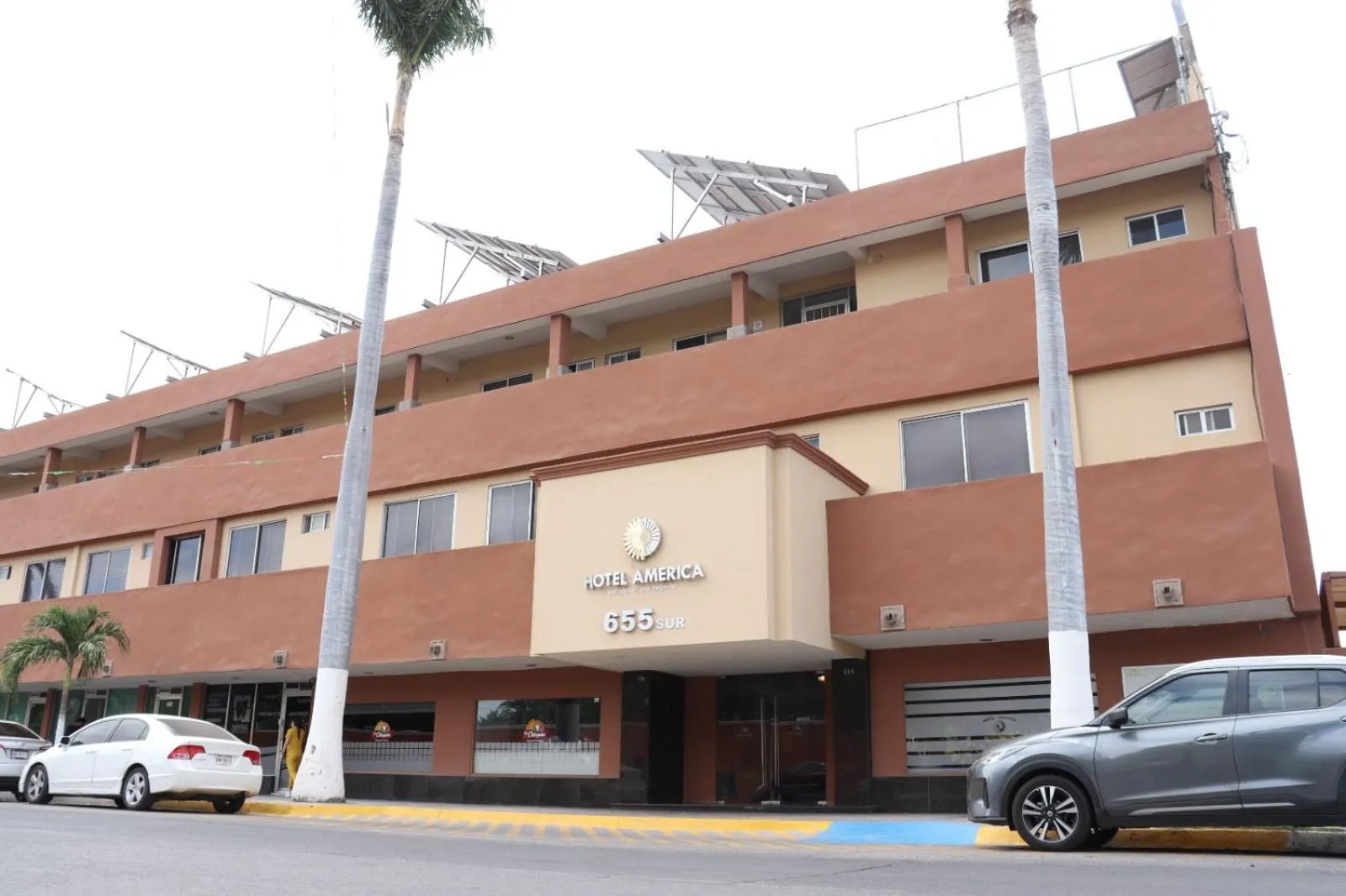Facade/entrance in Hotel America Palacio