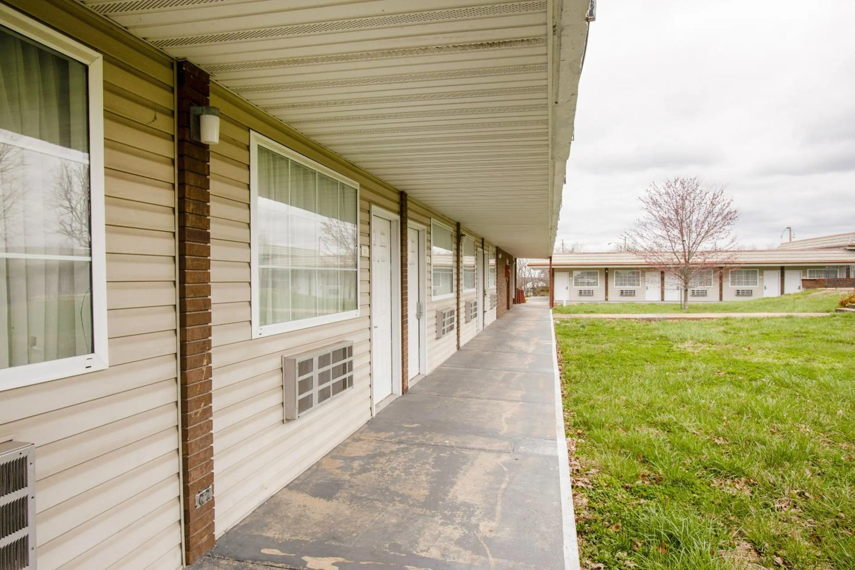 Lobby or reception in OYO Hotel Lebanon MO I-44