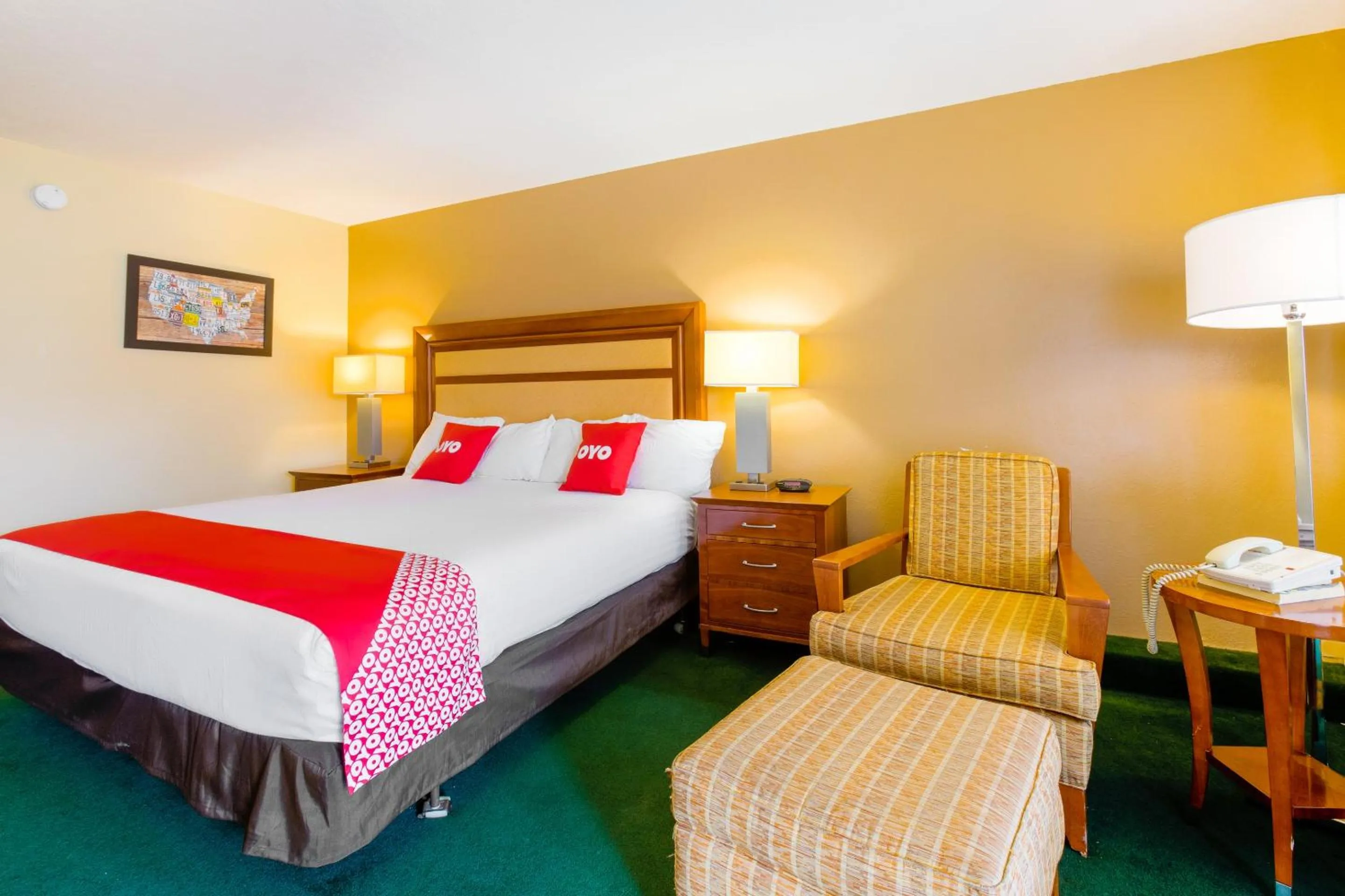 Bedroom in OYO Hotel Lebanon MO I-44