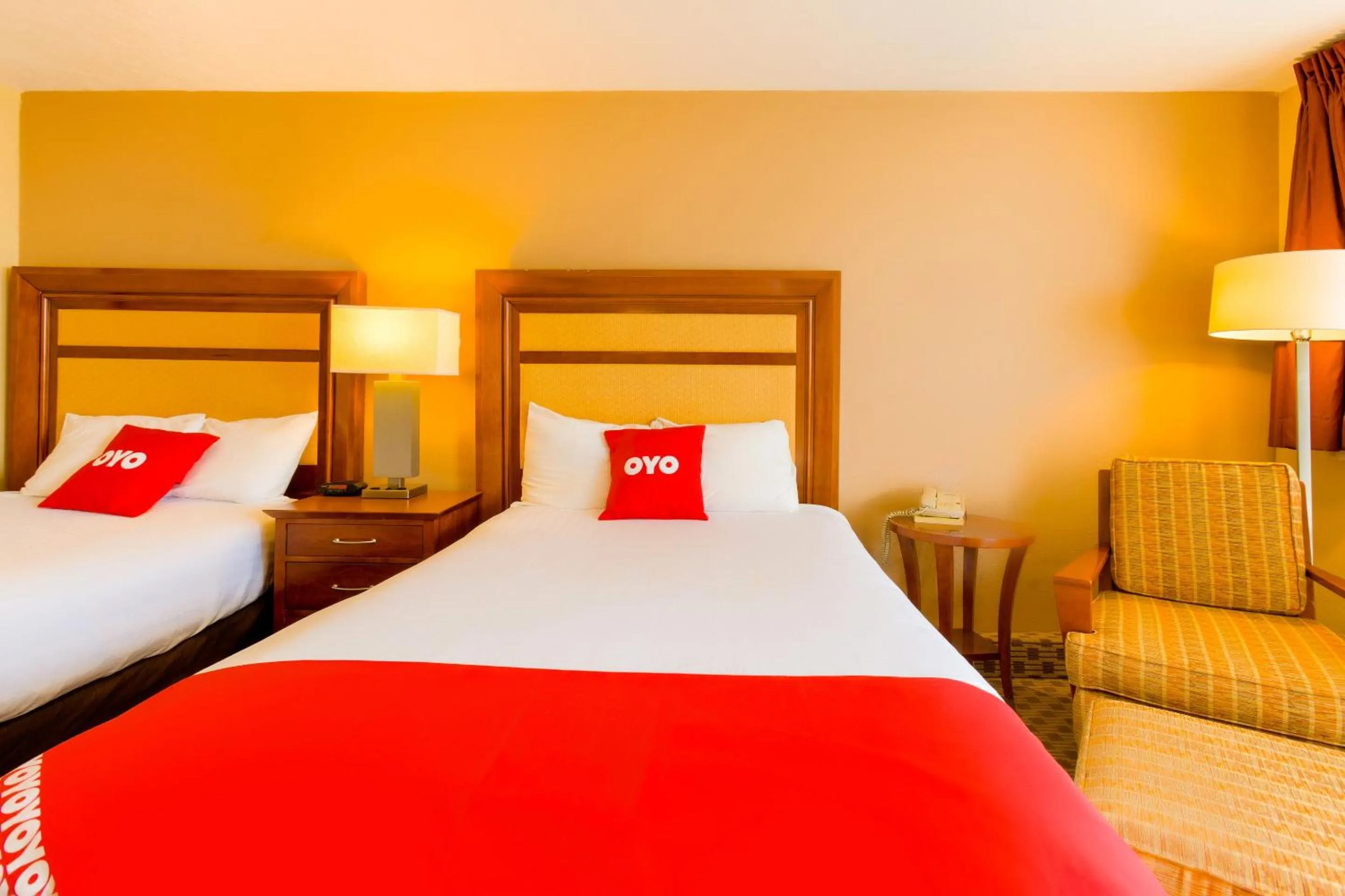 Bedroom in OYO Hotel Lebanon MO I-44