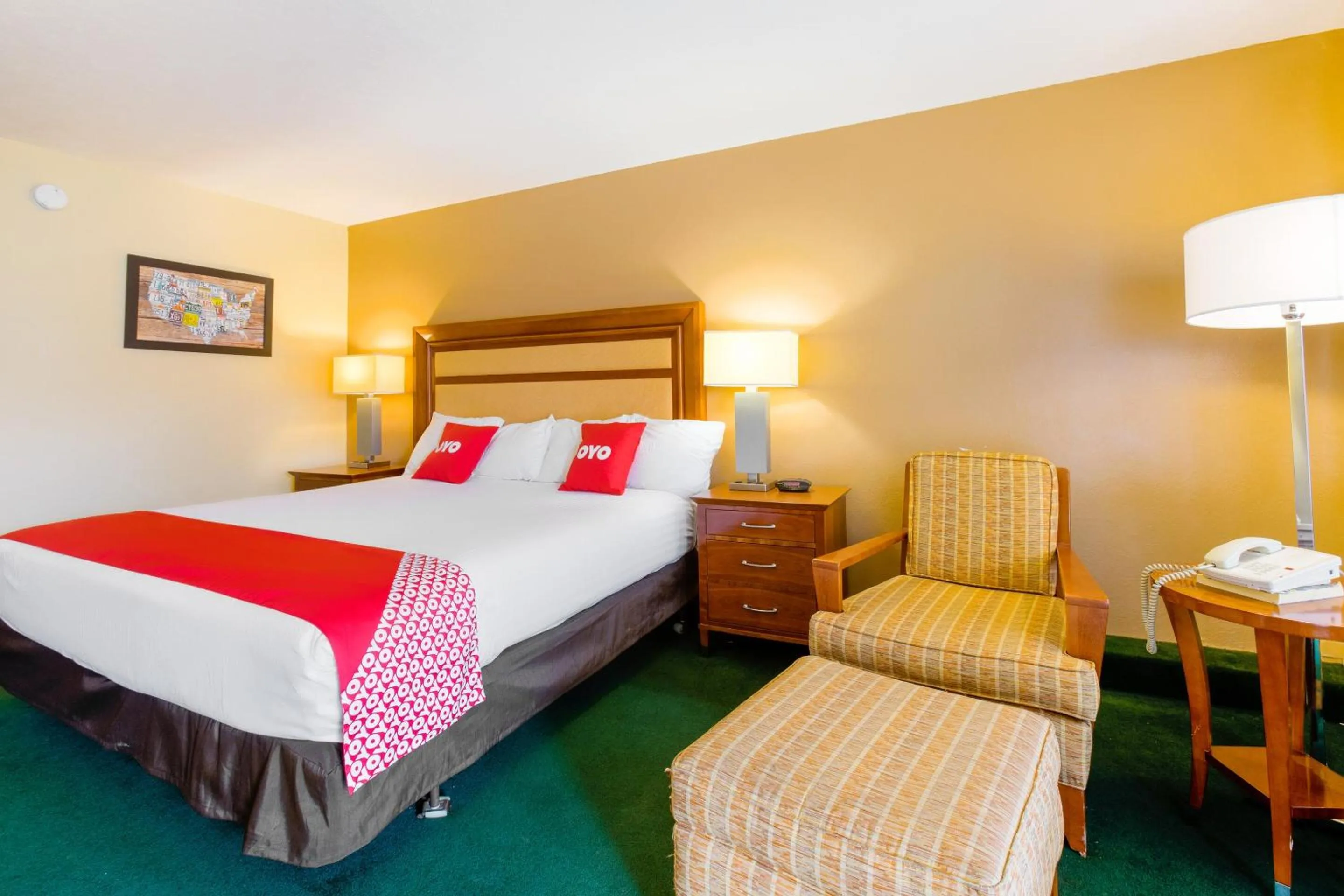 Bedroom in OYO Hotel Lebanon MO I-44