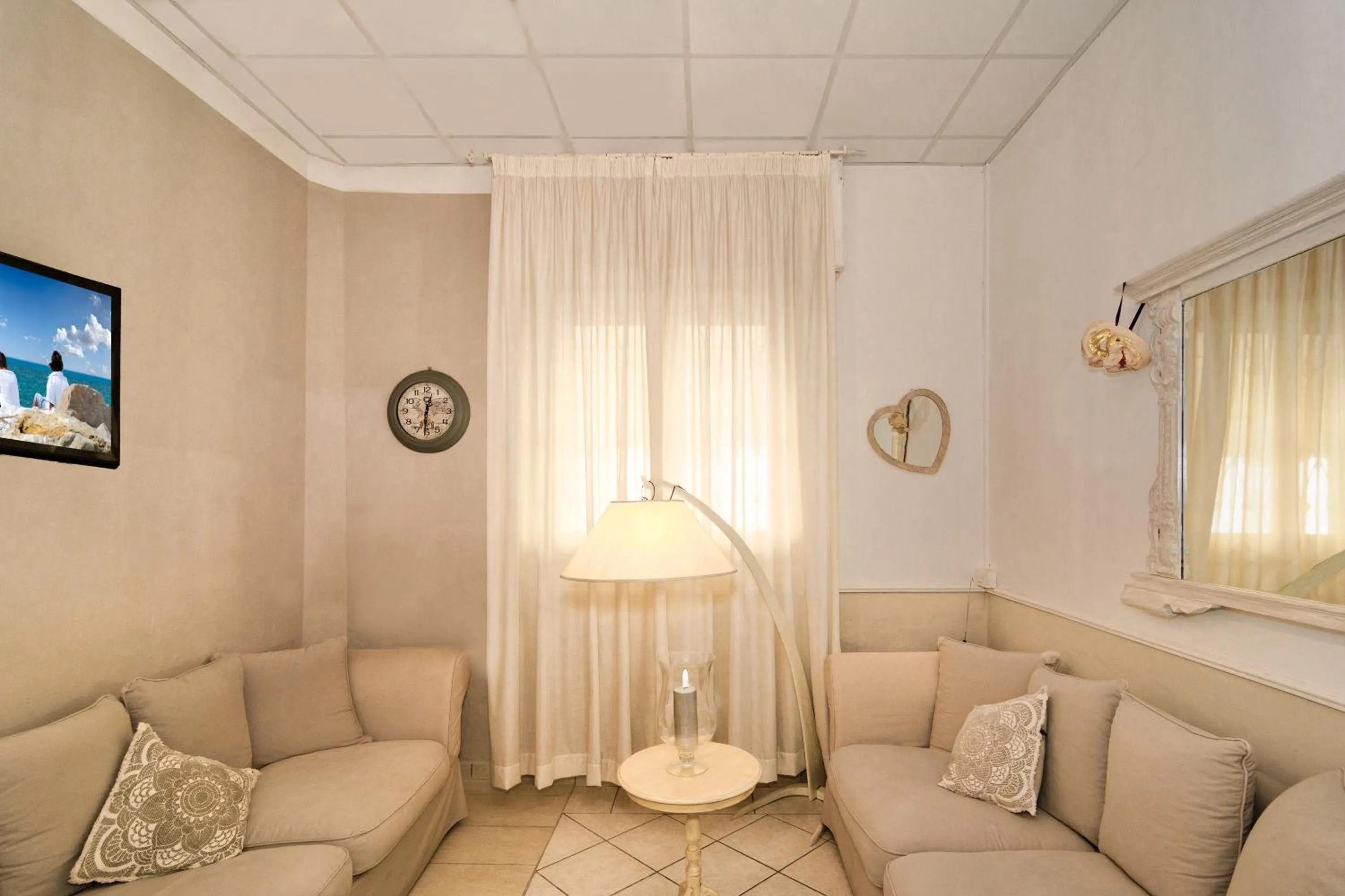 Lobby or reception in City Hotel