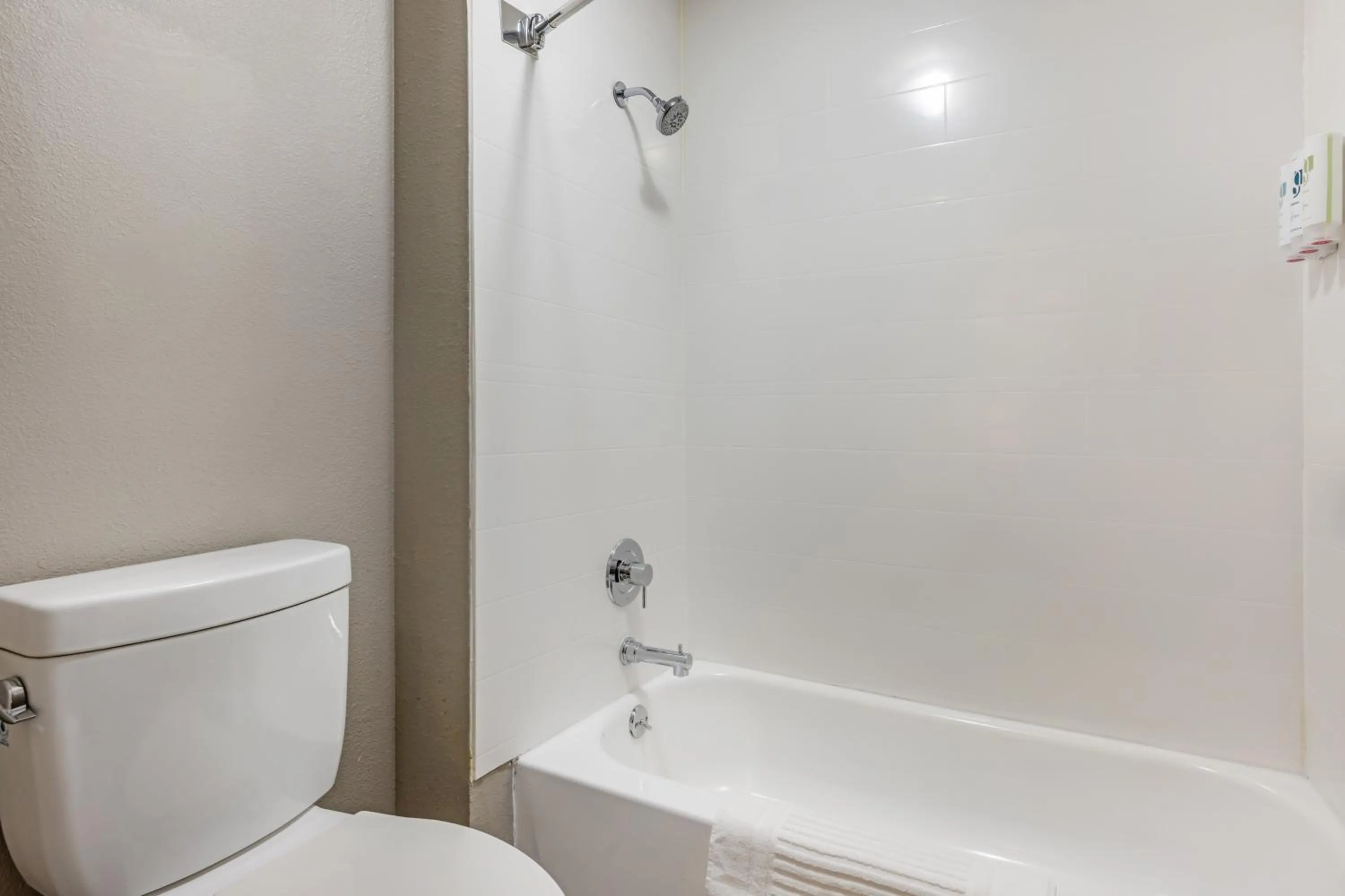 Bathroom in Country Inn & Suites by Radisson Bolingbrook, I-55