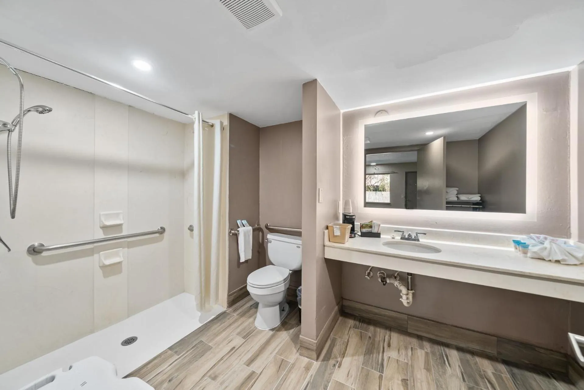 Executive Inn - Panama City Beach