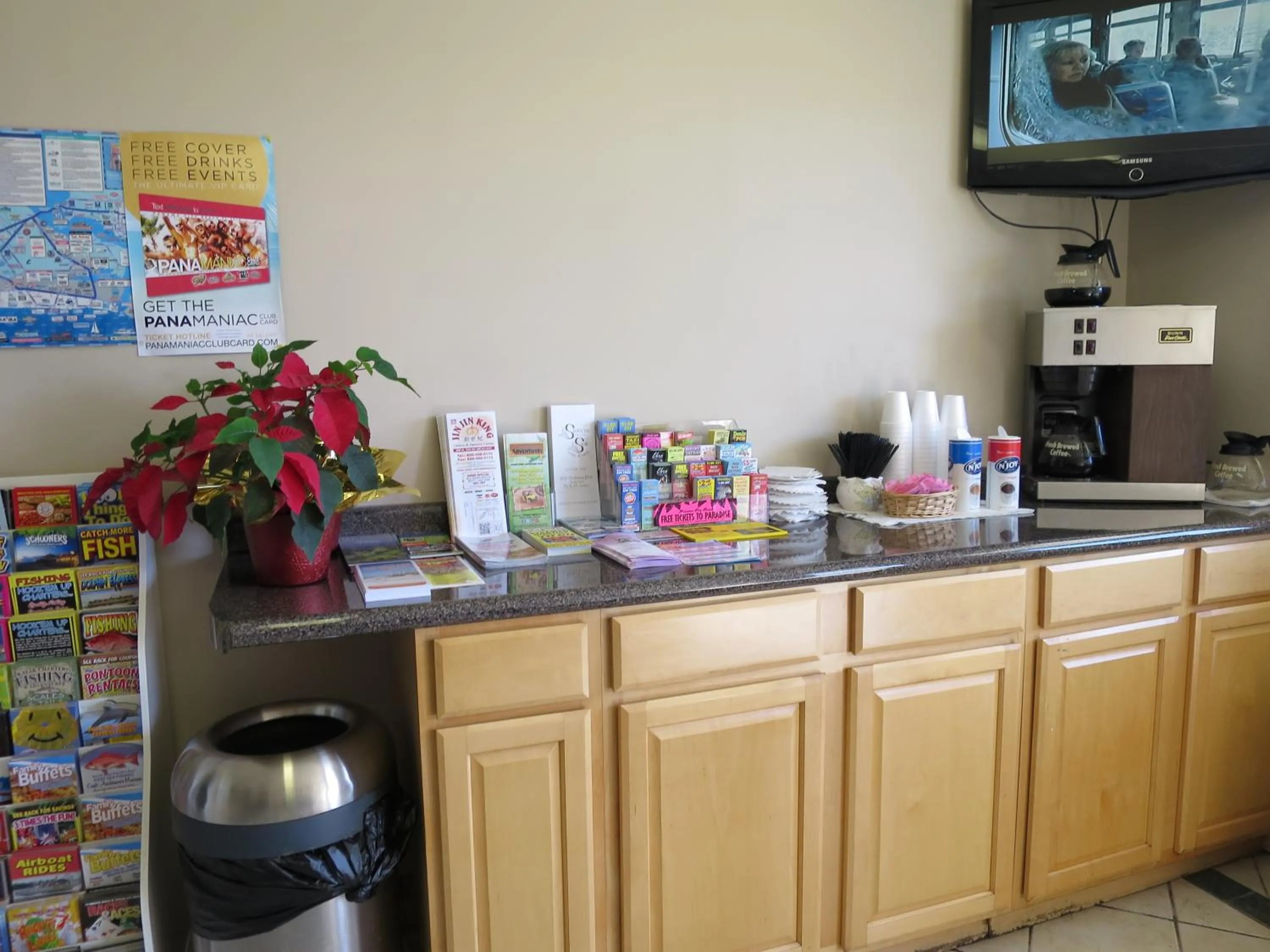 Lobby or reception in Executive Inn - Panama City Beach