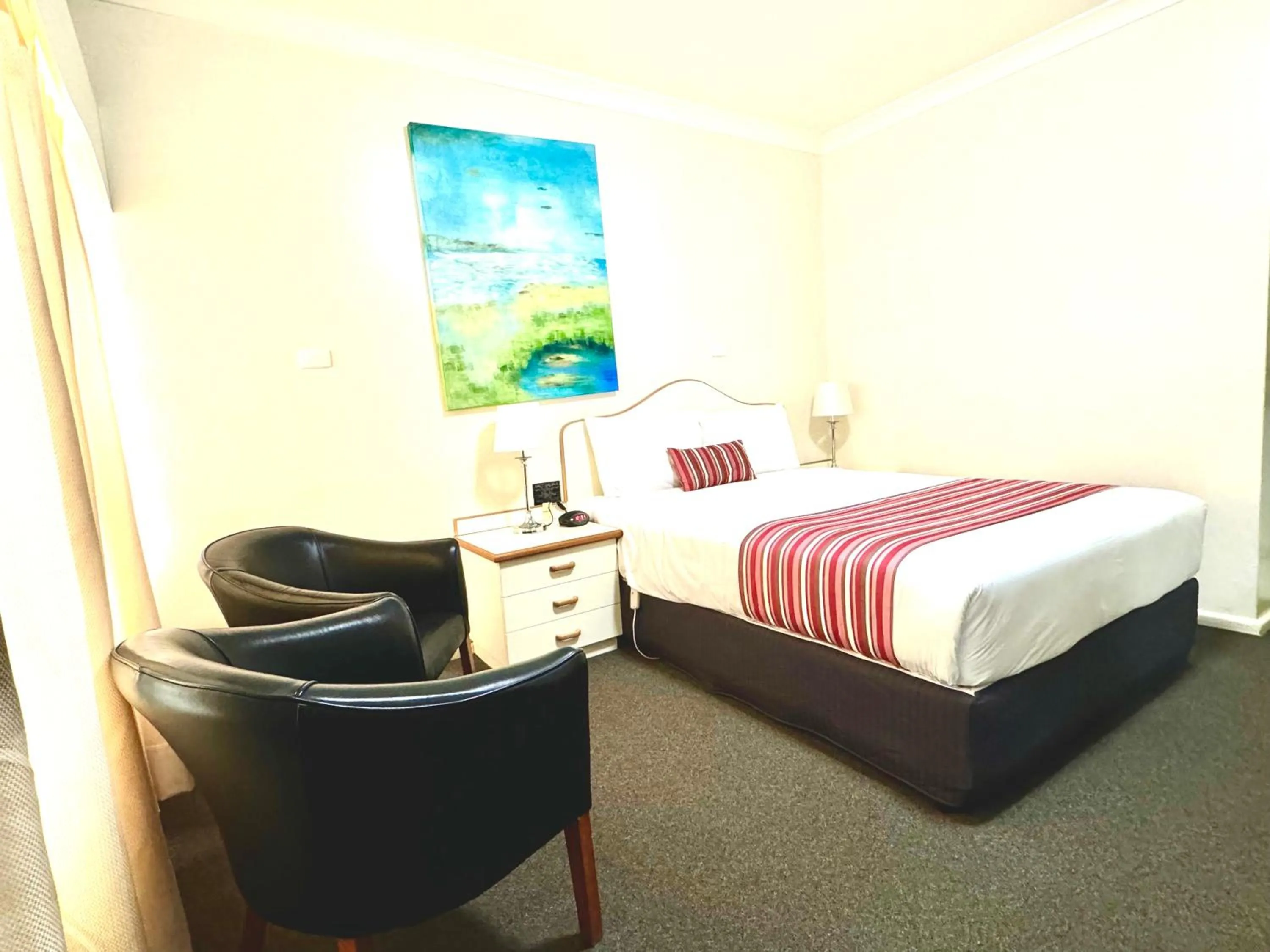 Bed in Golfview Motor Inn