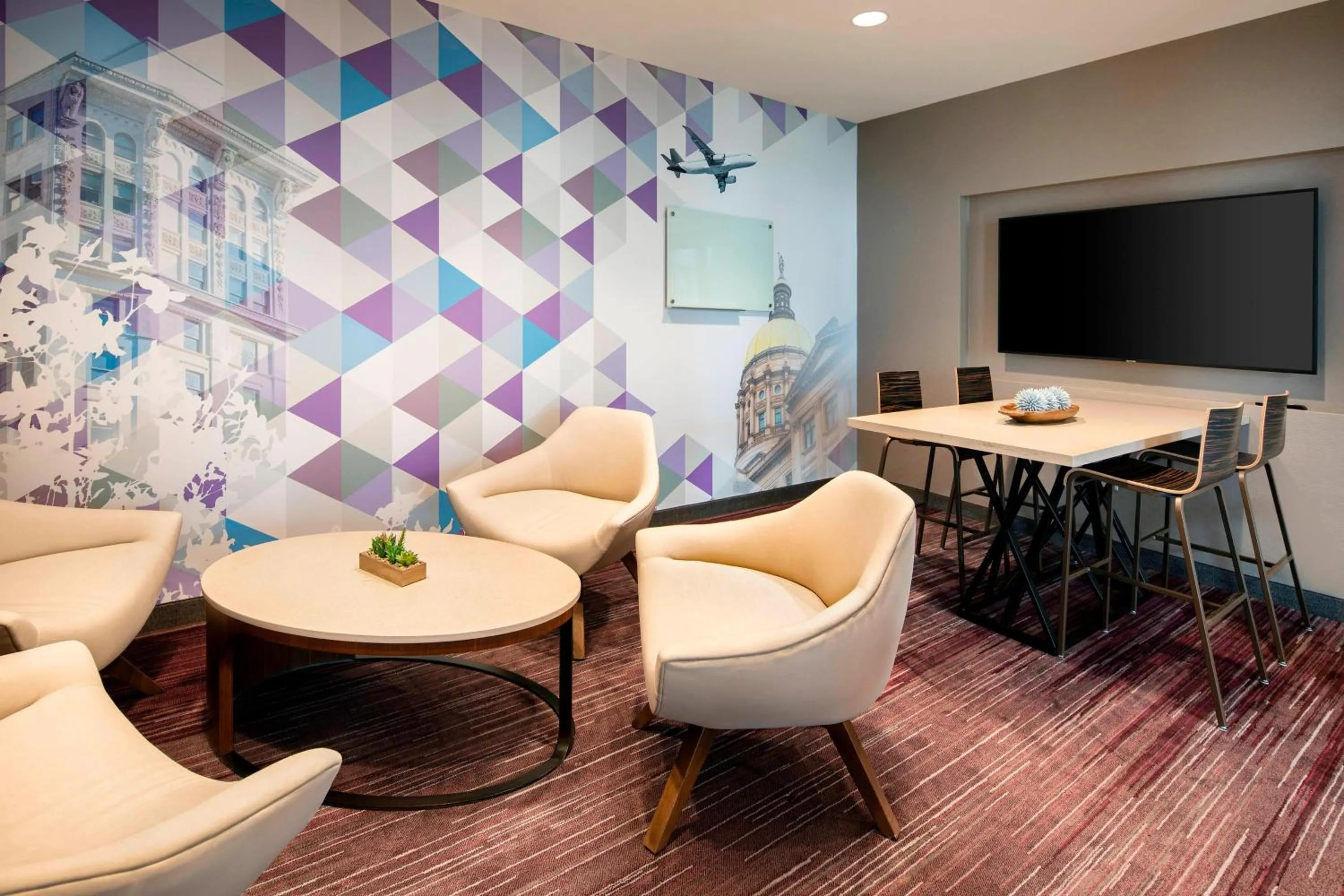 Restaurant/places to eat in Courtyard by Marriott Atlanta Vinings/Galleria