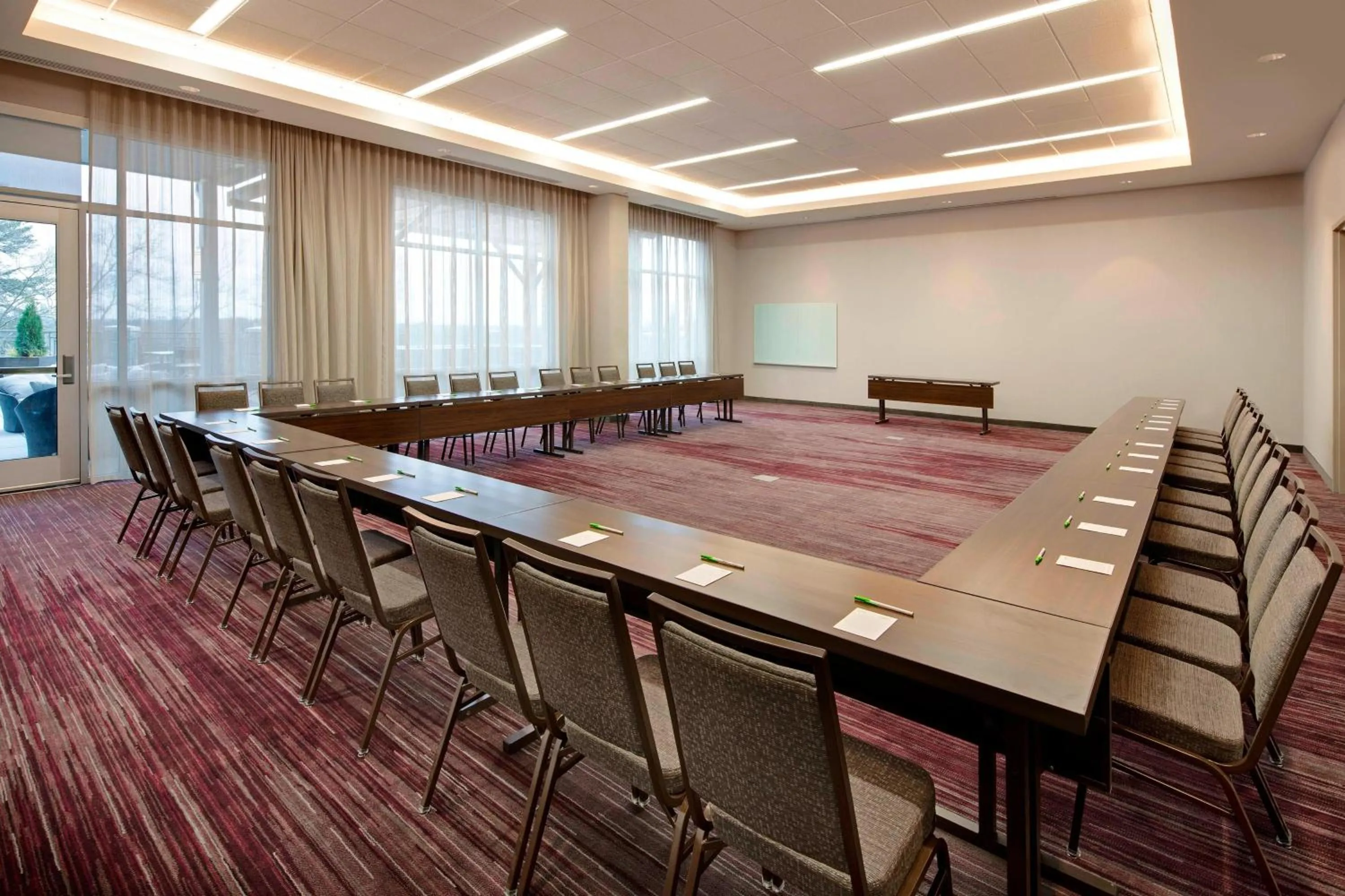 Meeting/conference room in Courtyard by Marriott Atlanta Vinings/Galleria