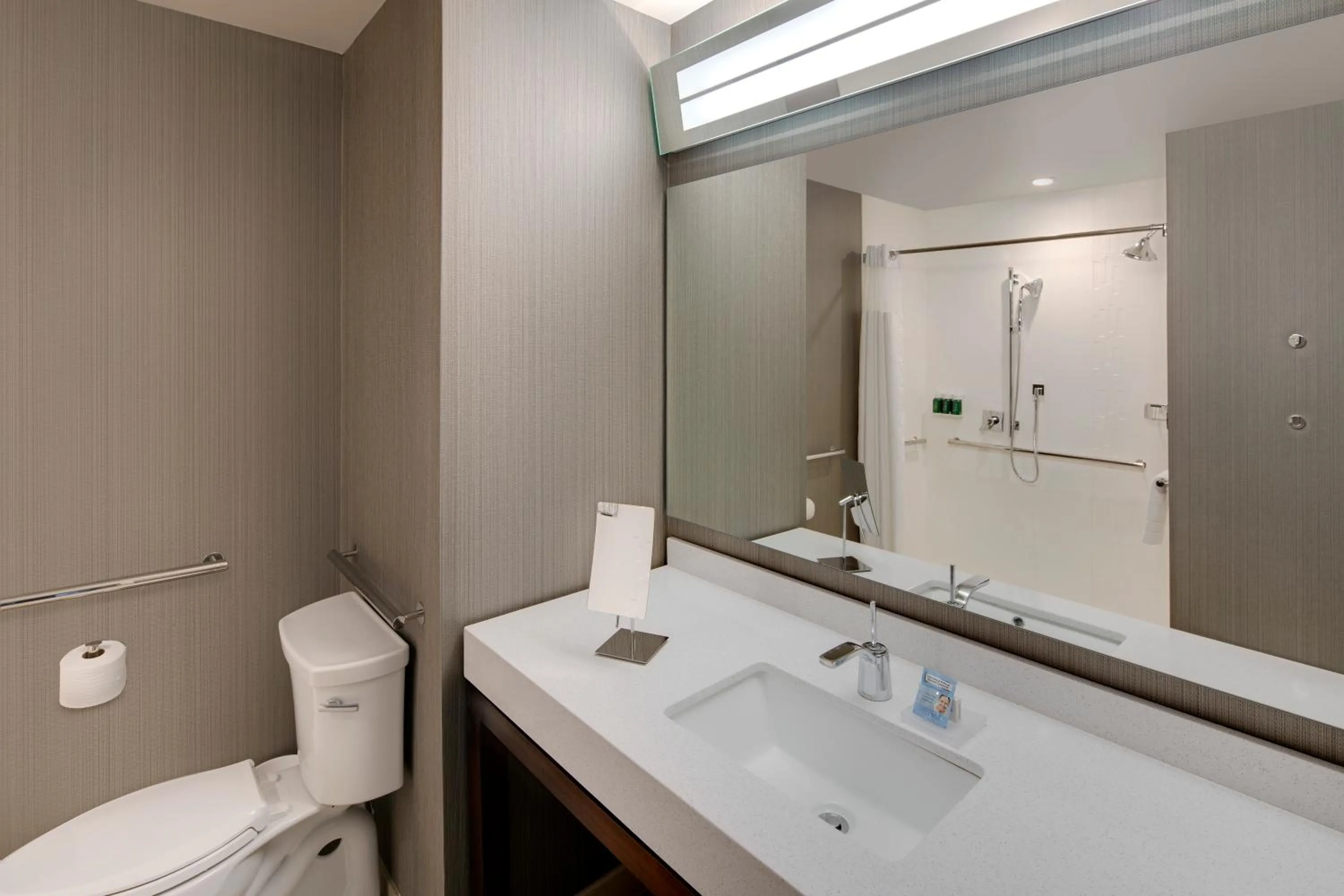 Shower in Courtyard by Marriott Atlanta Vinings/Galleria