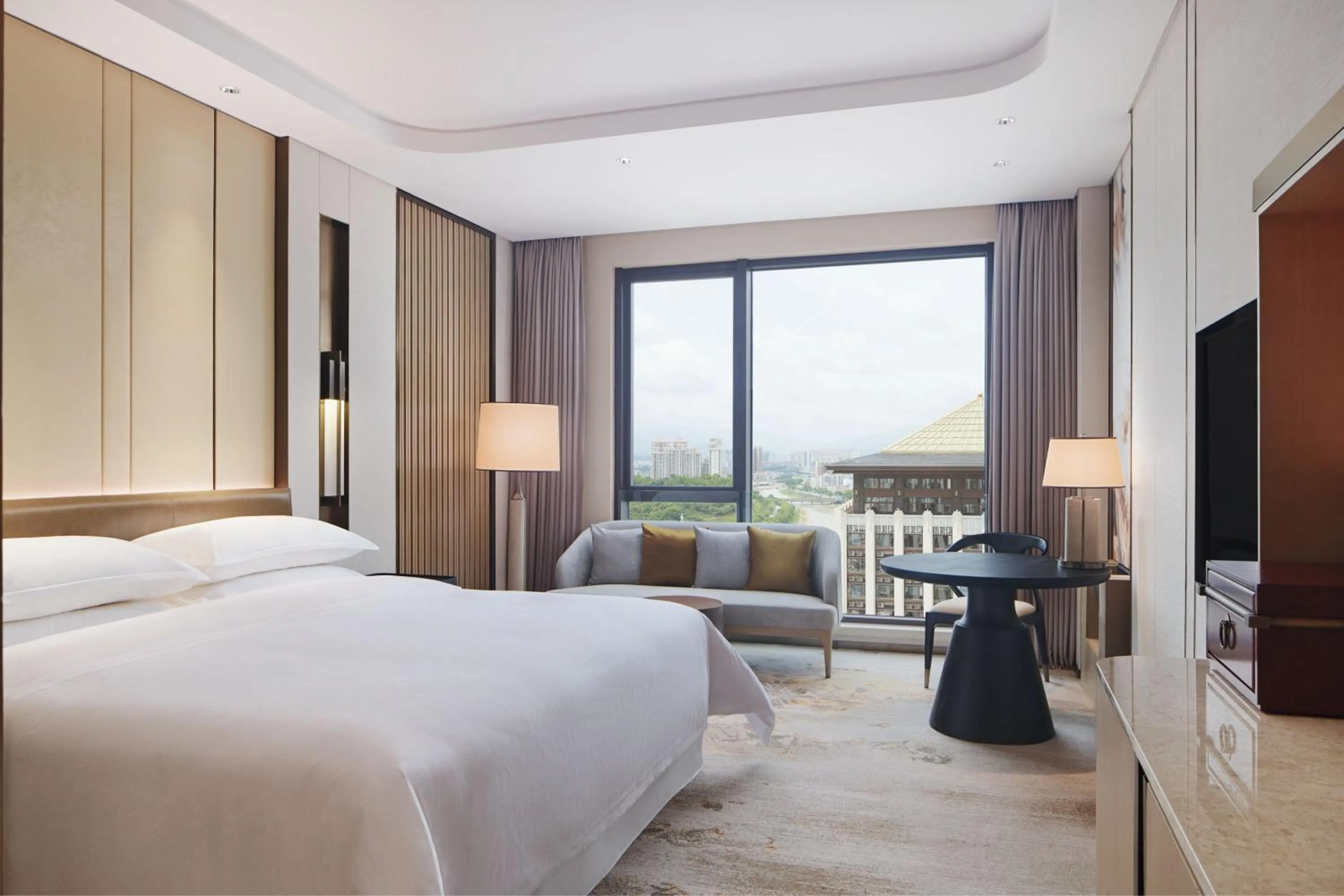 Photo of the whole room, Bed in Sheraton Yunfu Xinxing Hotel