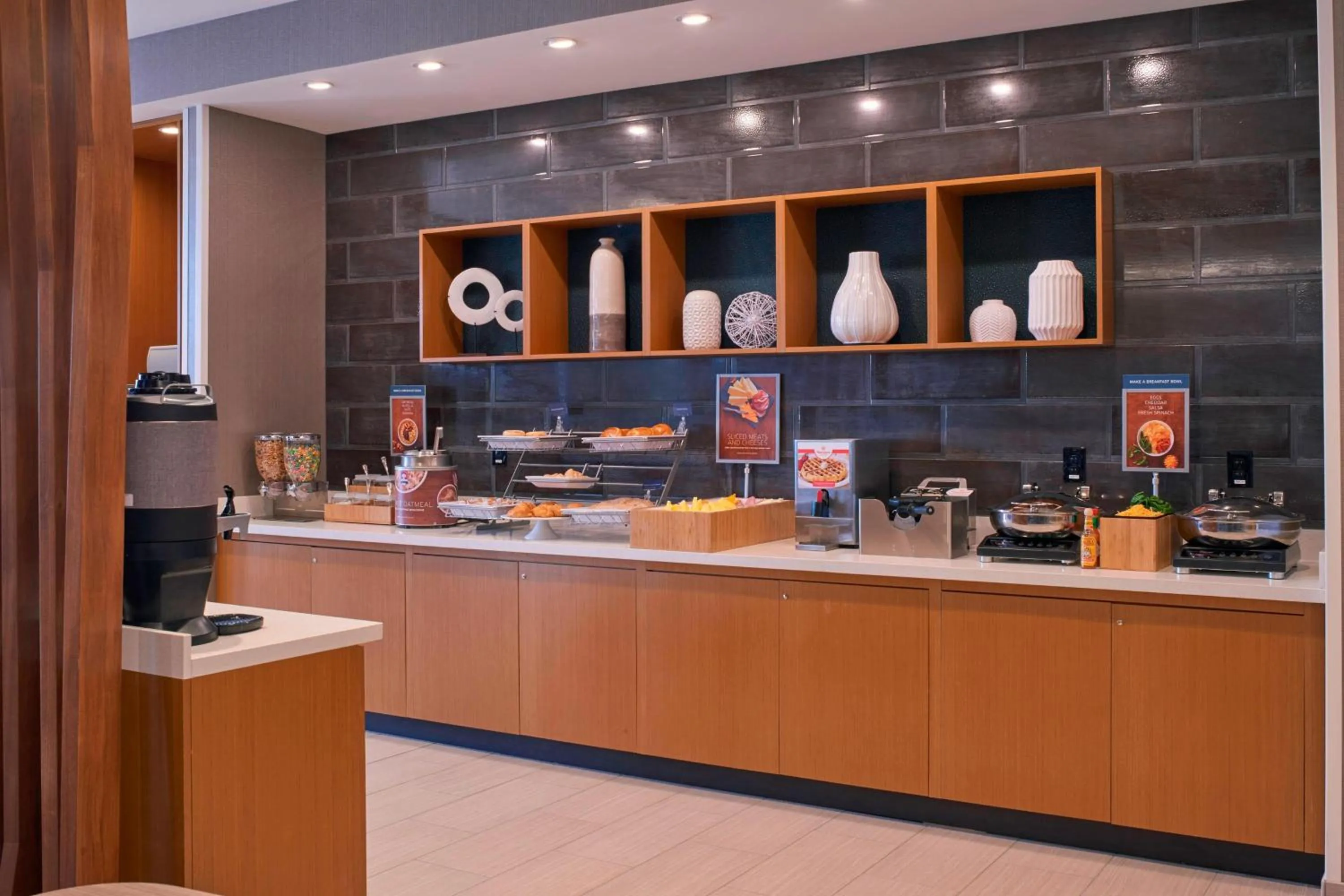 Breakfast in SpringHill Suites by Marriott East Lansing University Area, Lansing Area