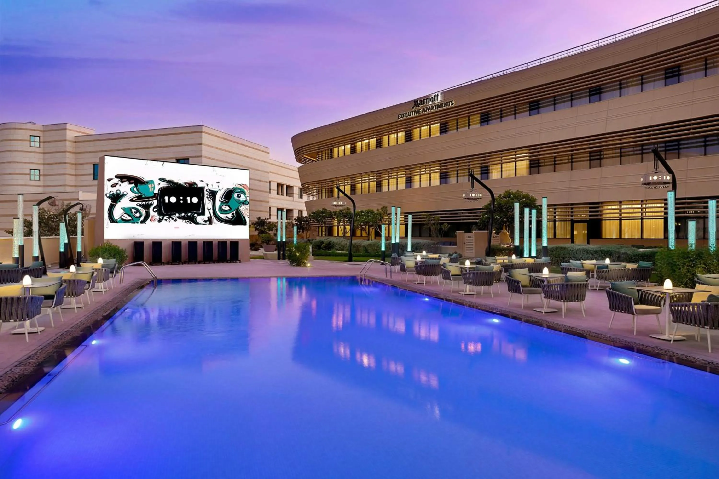 Swimming pool in Riyadh Diplomatic Quarter - Marriott Executive Apartments