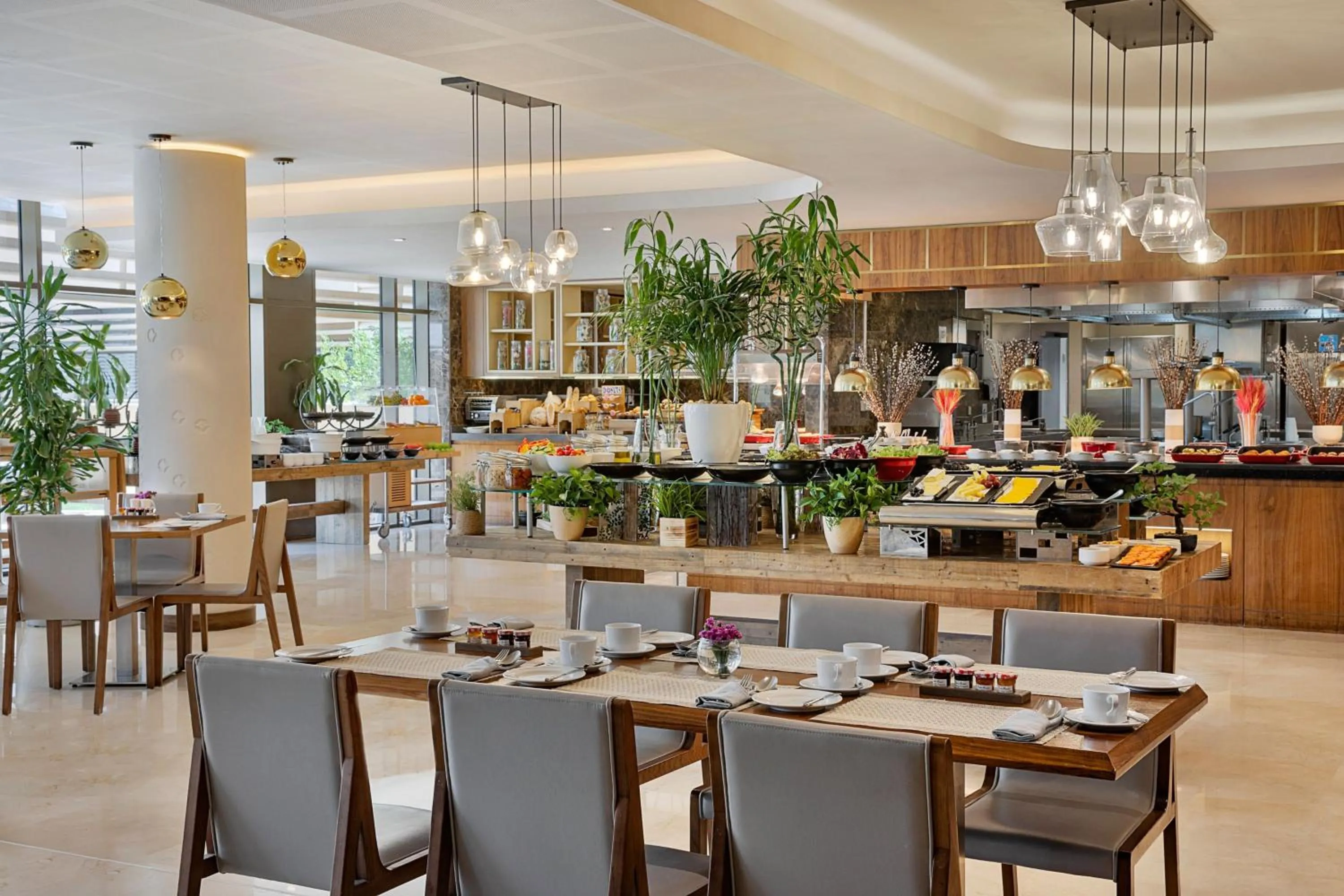 Restaurant/places to eat in Riyadh Diplomatic Quarter - Marriott Executive Apartments