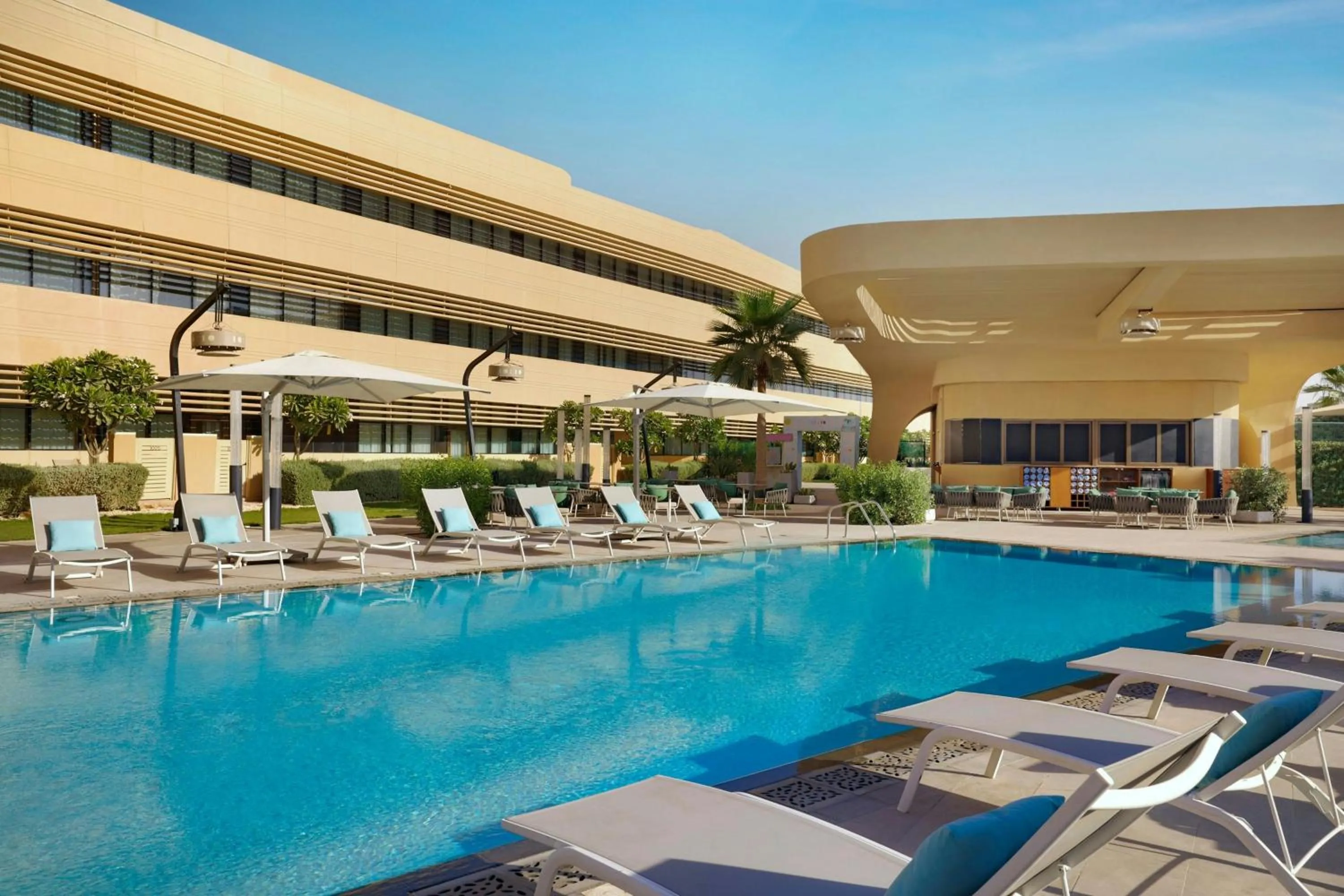 Swimming pool in Riyadh Diplomatic Quarter - Marriott Executive Apartments