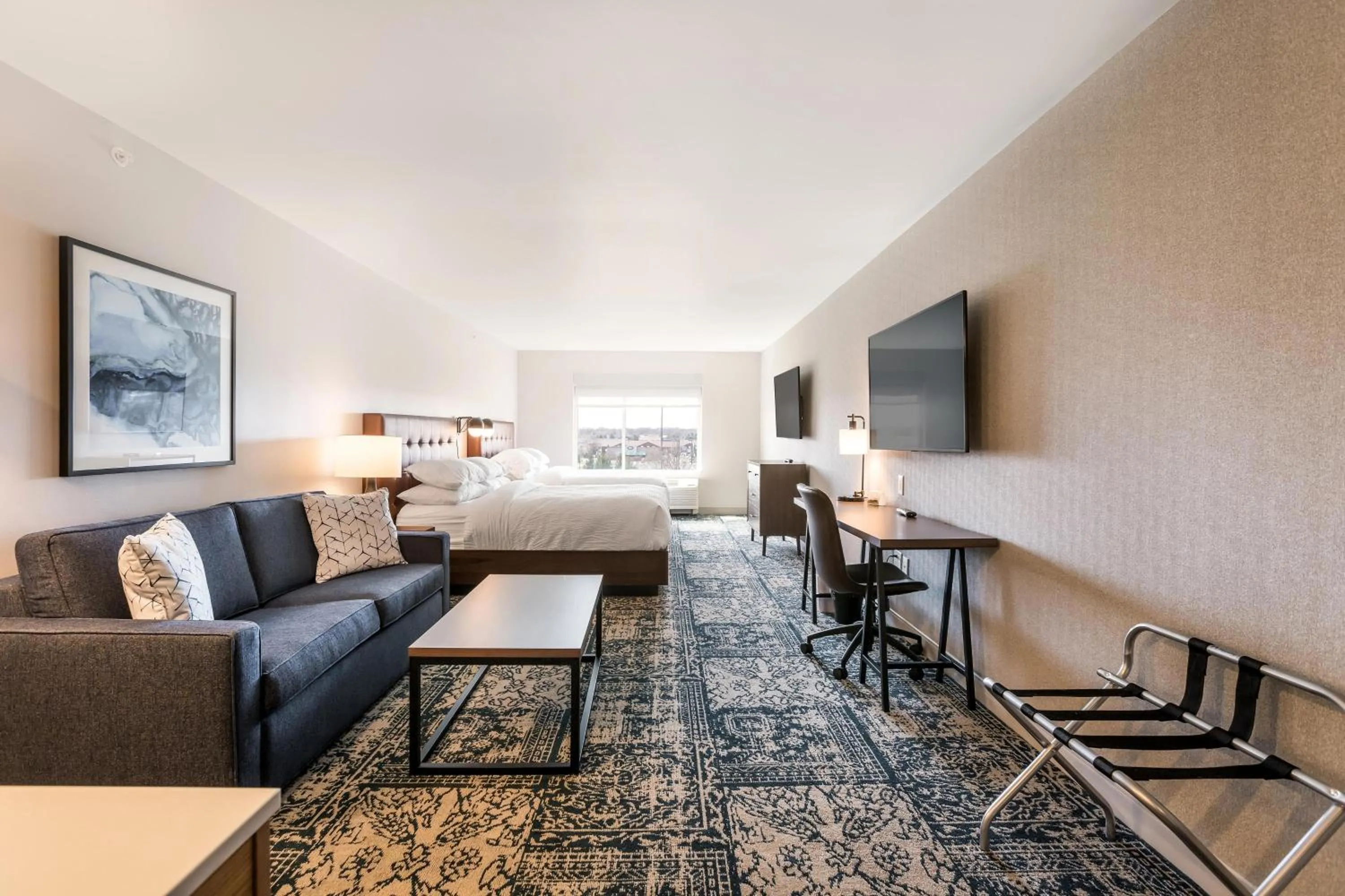 Photo of the whole room in Four Points by Sheraton Elkhart