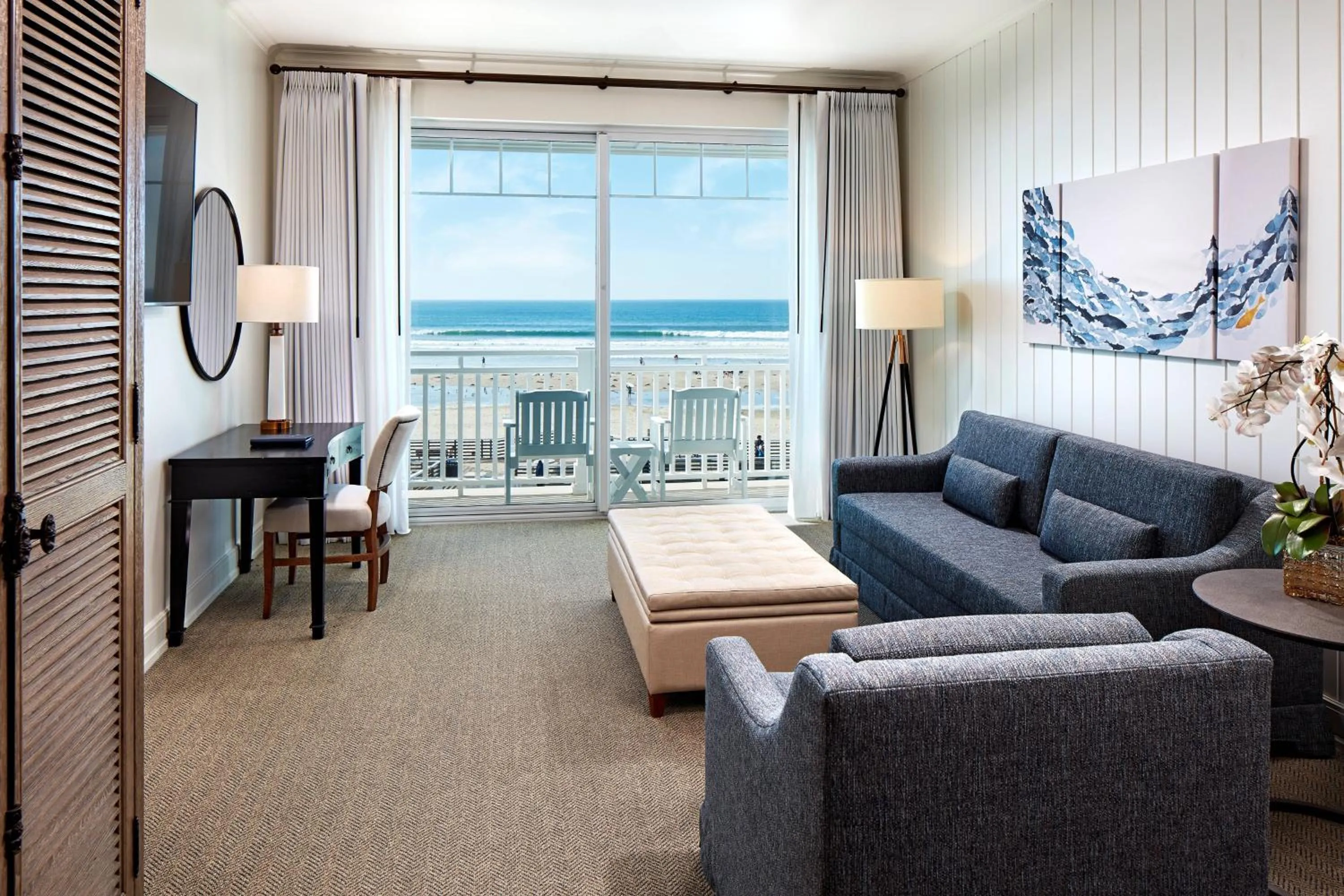 Photo of the whole room in Vespera Resort on Pismo Beach, Autograph Collection