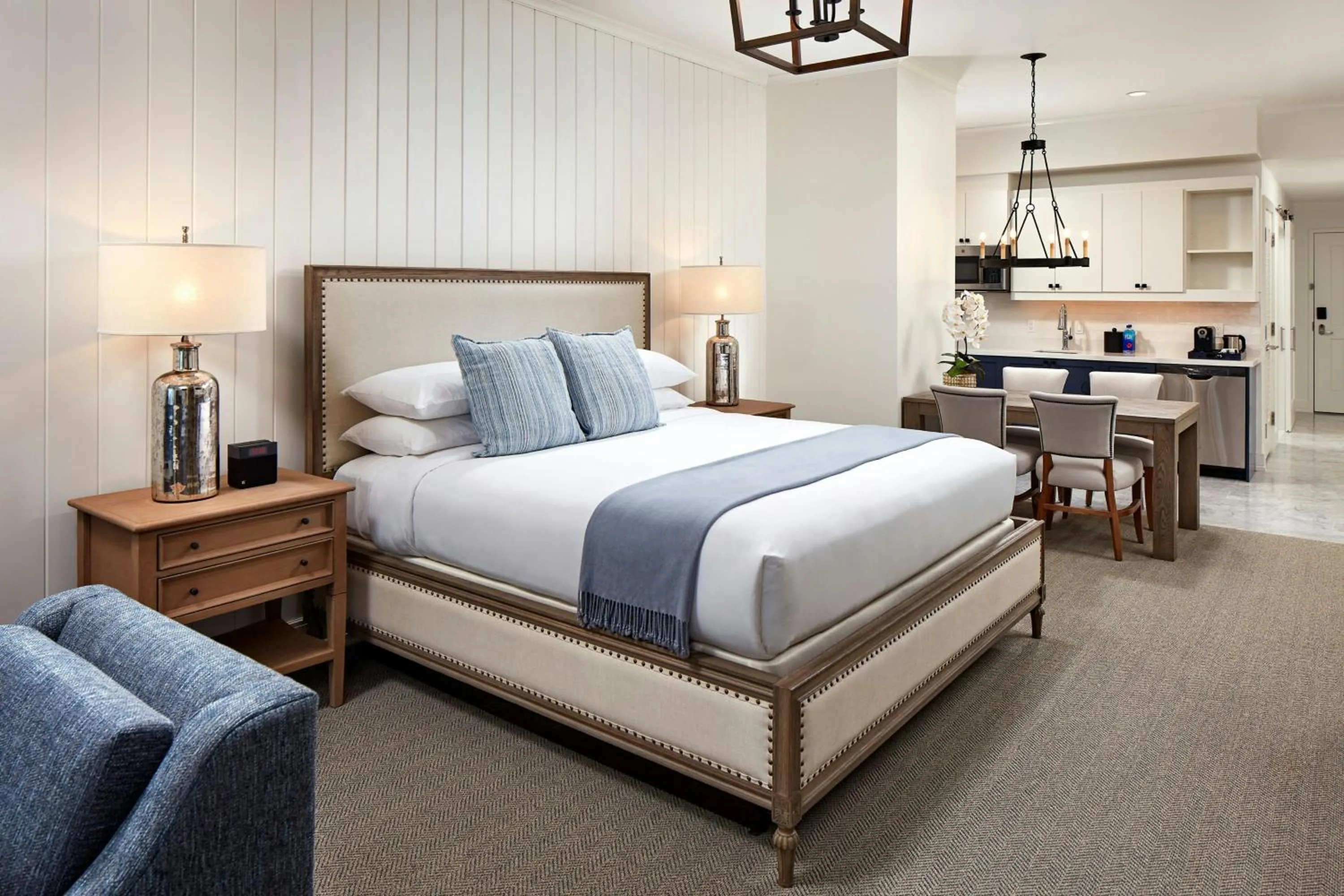 Photo of the whole room, Bed in Vespera Resort on Pismo Beach, Autograph Collection