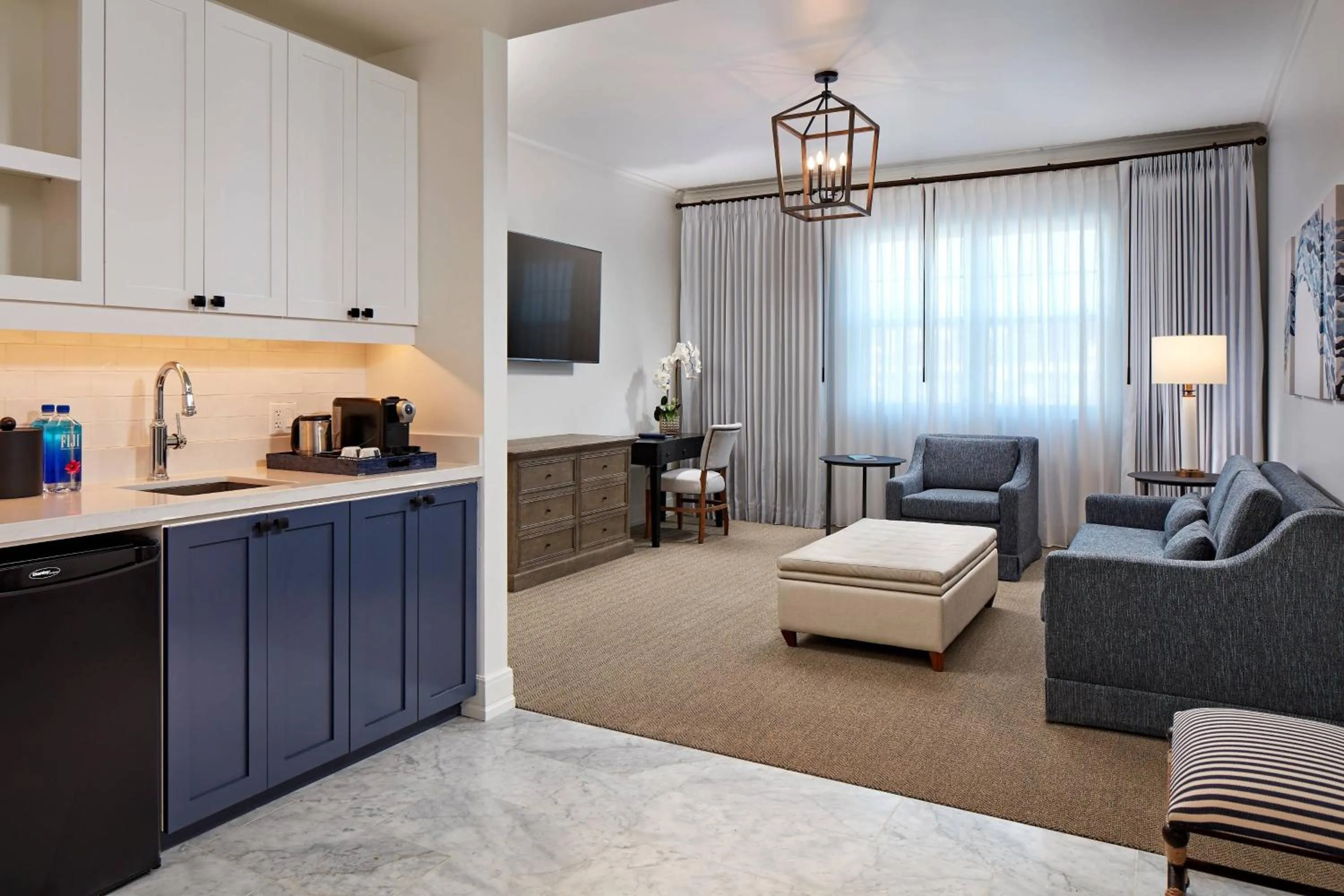 Living room in Vespera Resort on Pismo Beach, Autograph Collection