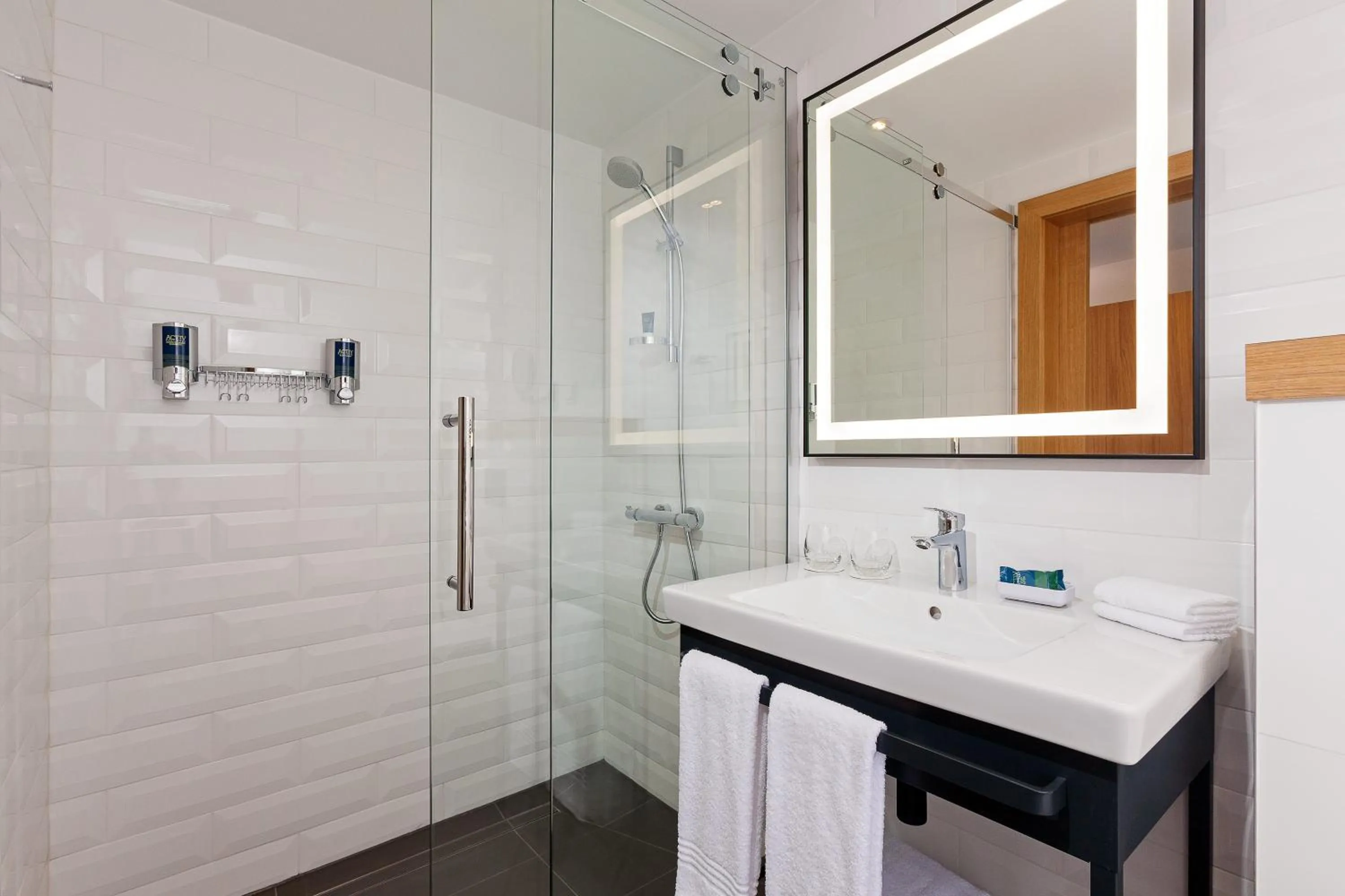 Bathroom in Four Points by Sheraton Warsaw Mokotow