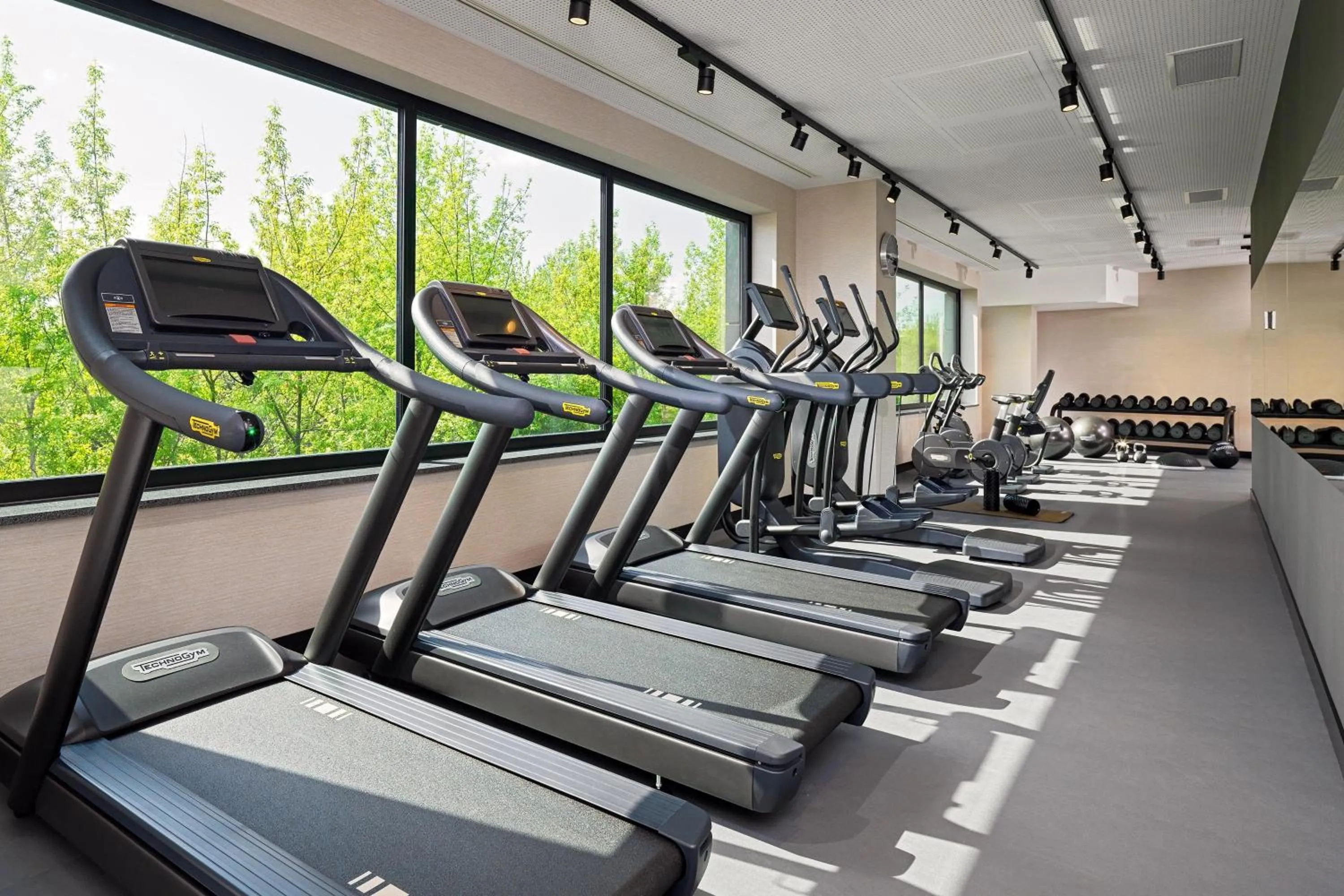 Fitness centre/facilities in Four Points by Sheraton Warsaw Mokotow