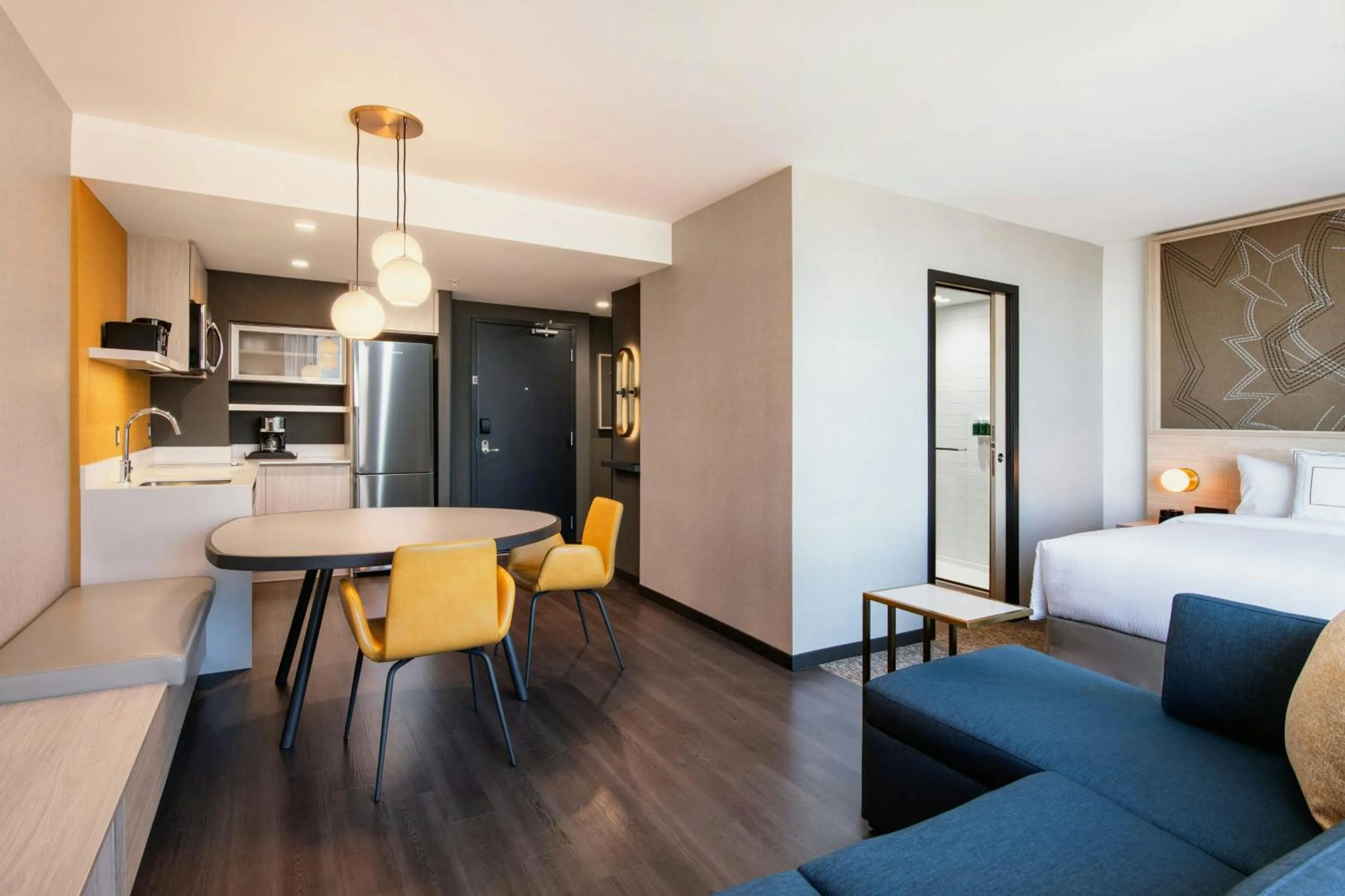 Bedroom, Bed in Residence Inn by Marriott Calgary Downtown/Beltline District
