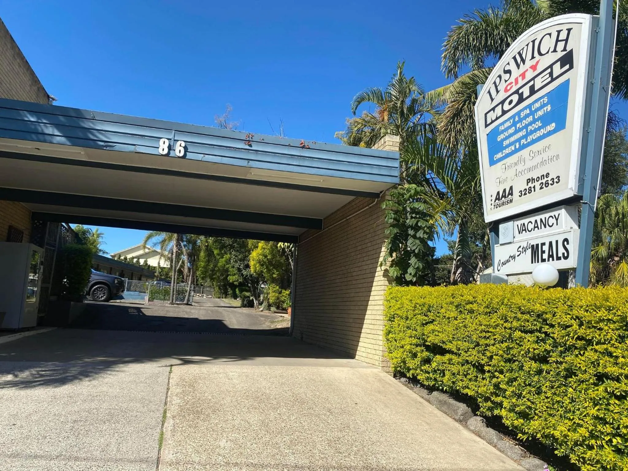 Property building, Property Logo/Sign in Ipswich City Motel