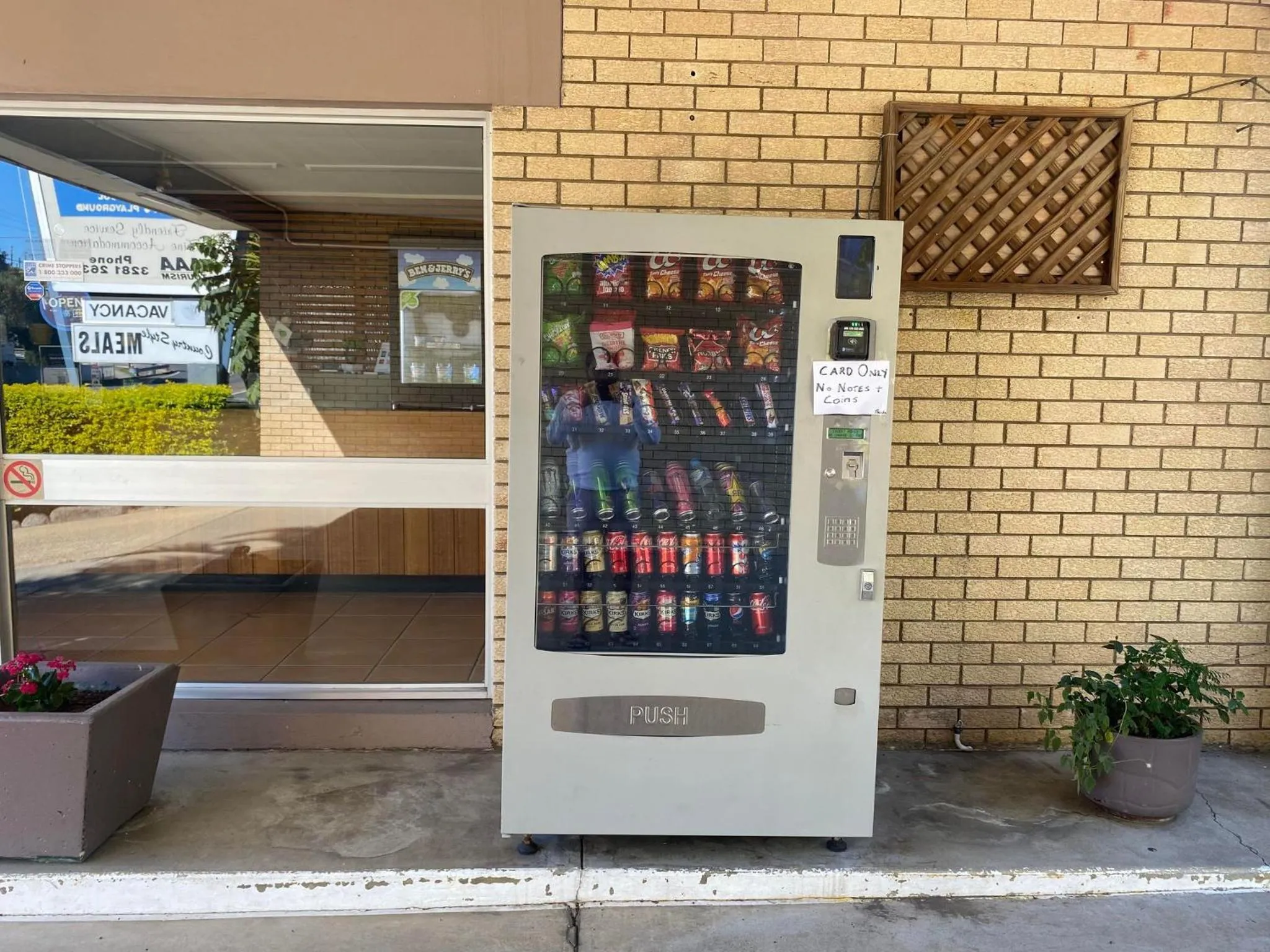 vending machine in Ipswich City Motel