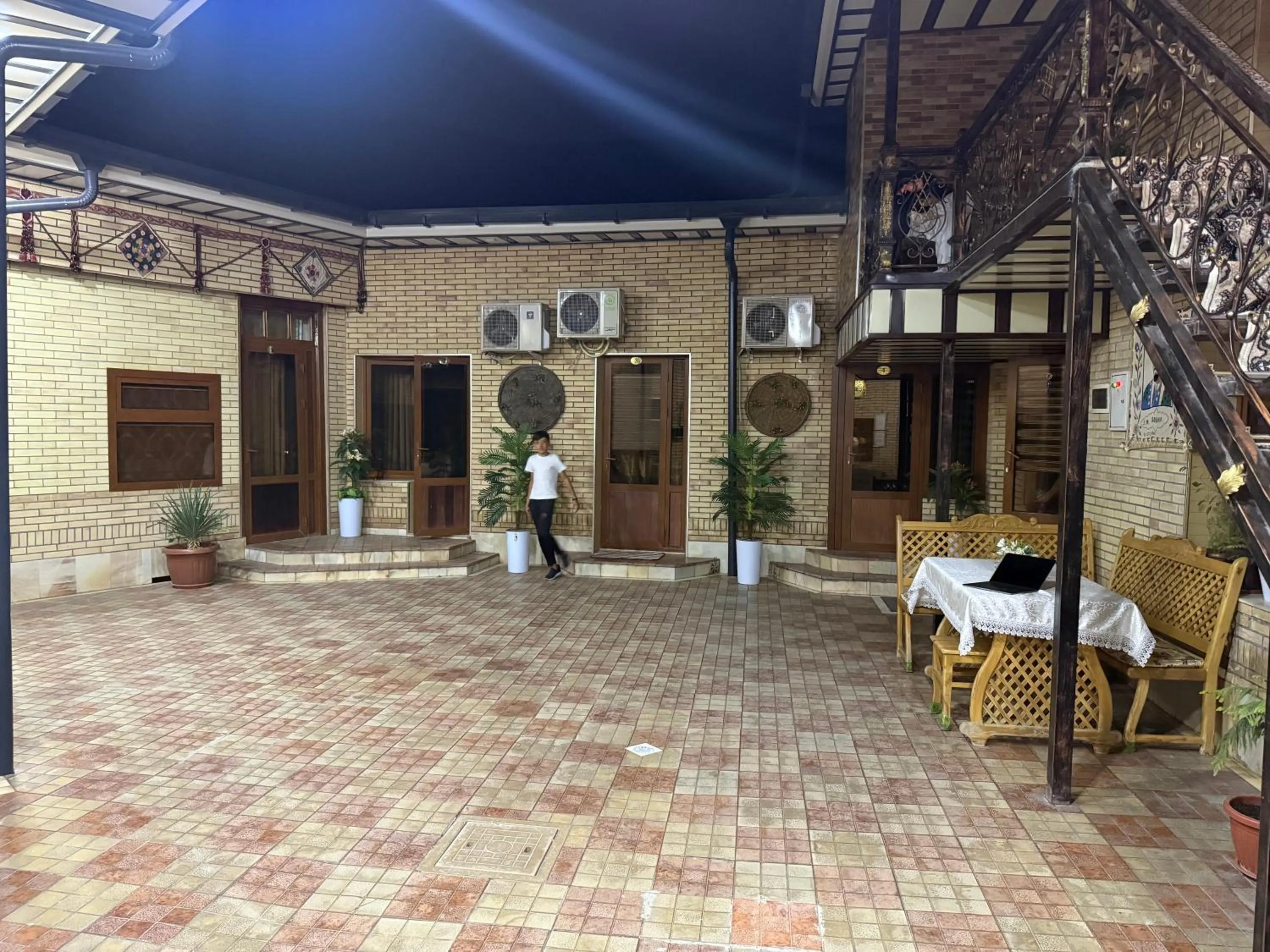 Inner courtyard view in Sherxan Hotel