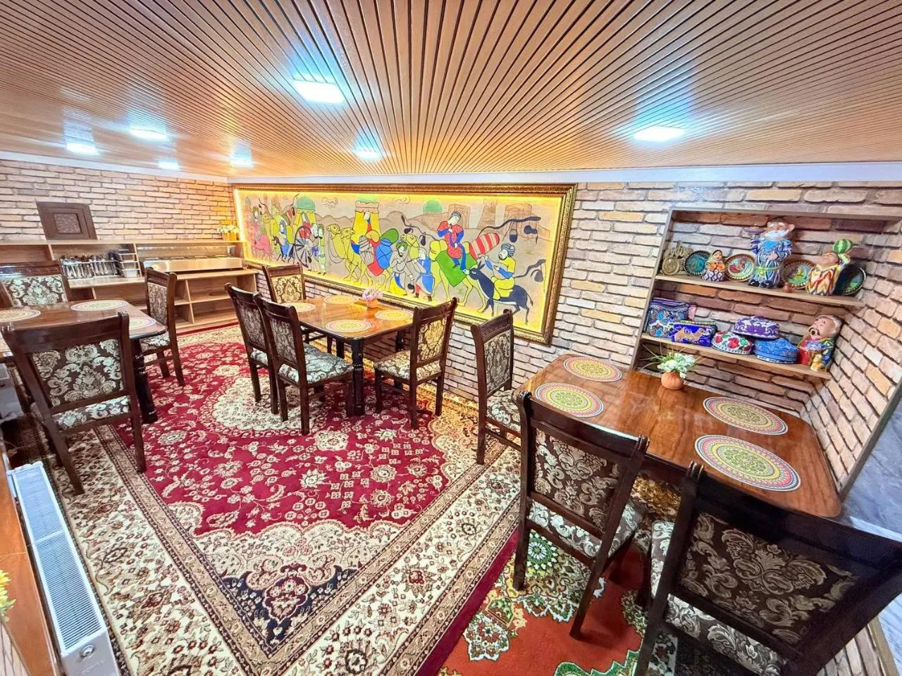 Restaurant/places to eat in Sherxan Hotel