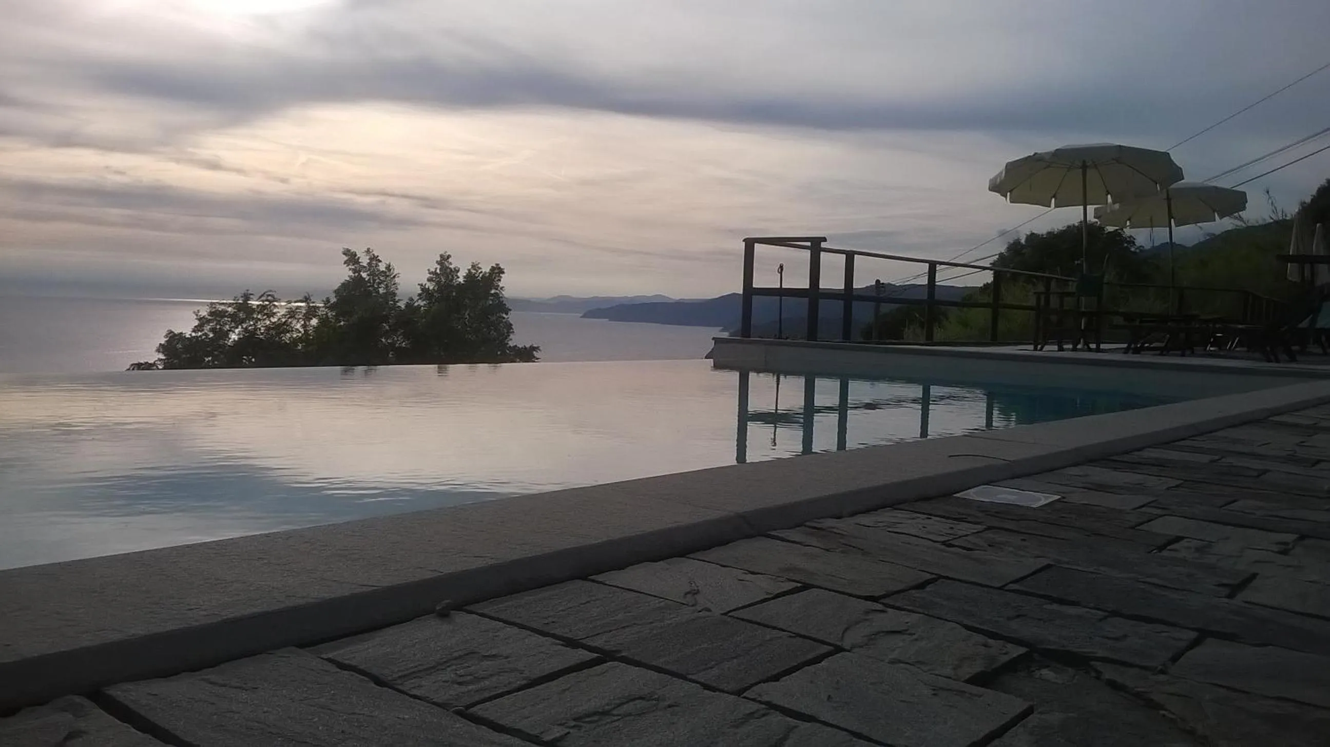 Swimming pool in Hotel La Giada del Mesco