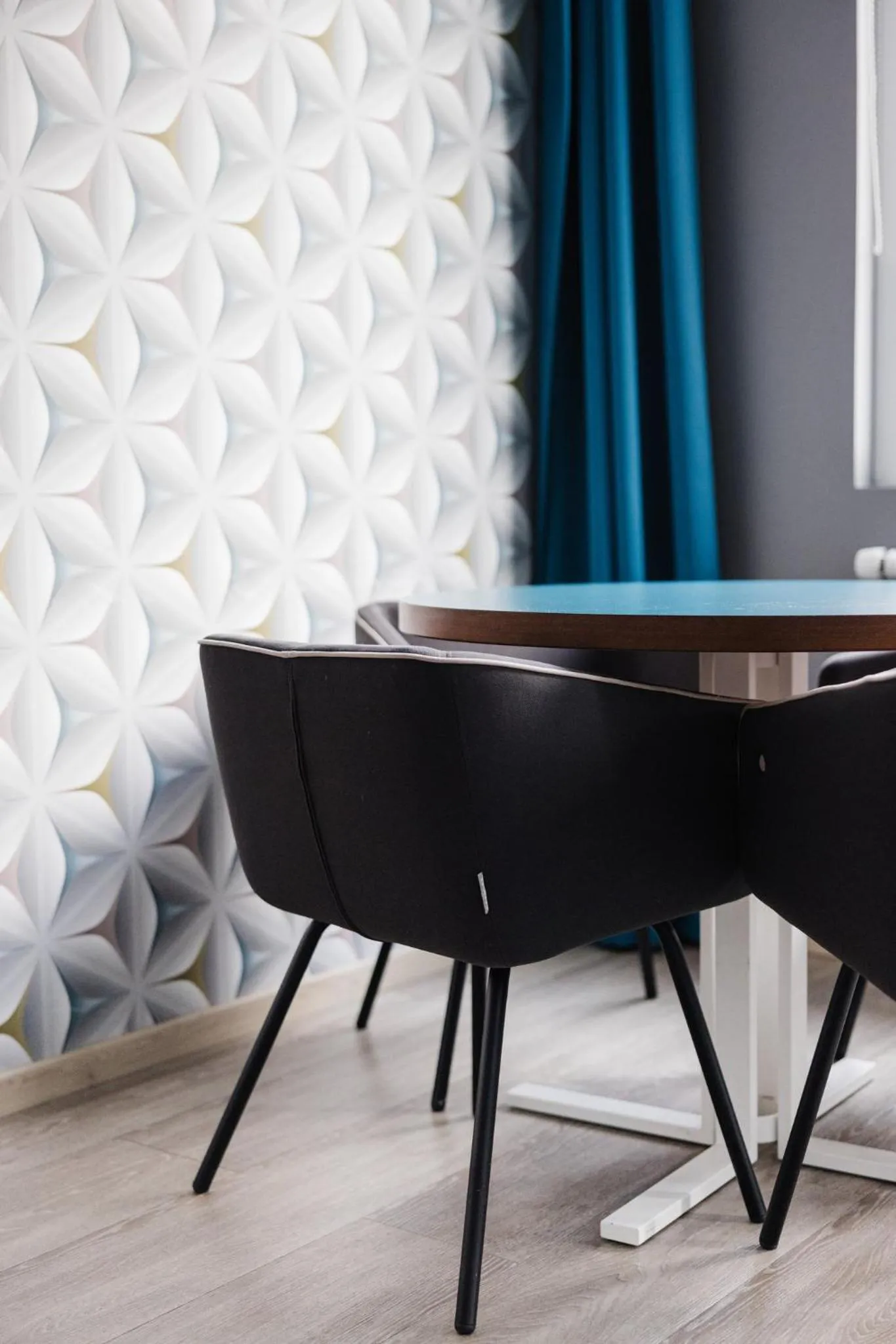 Photo of the whole room in ODDSSON Midtown Hotel