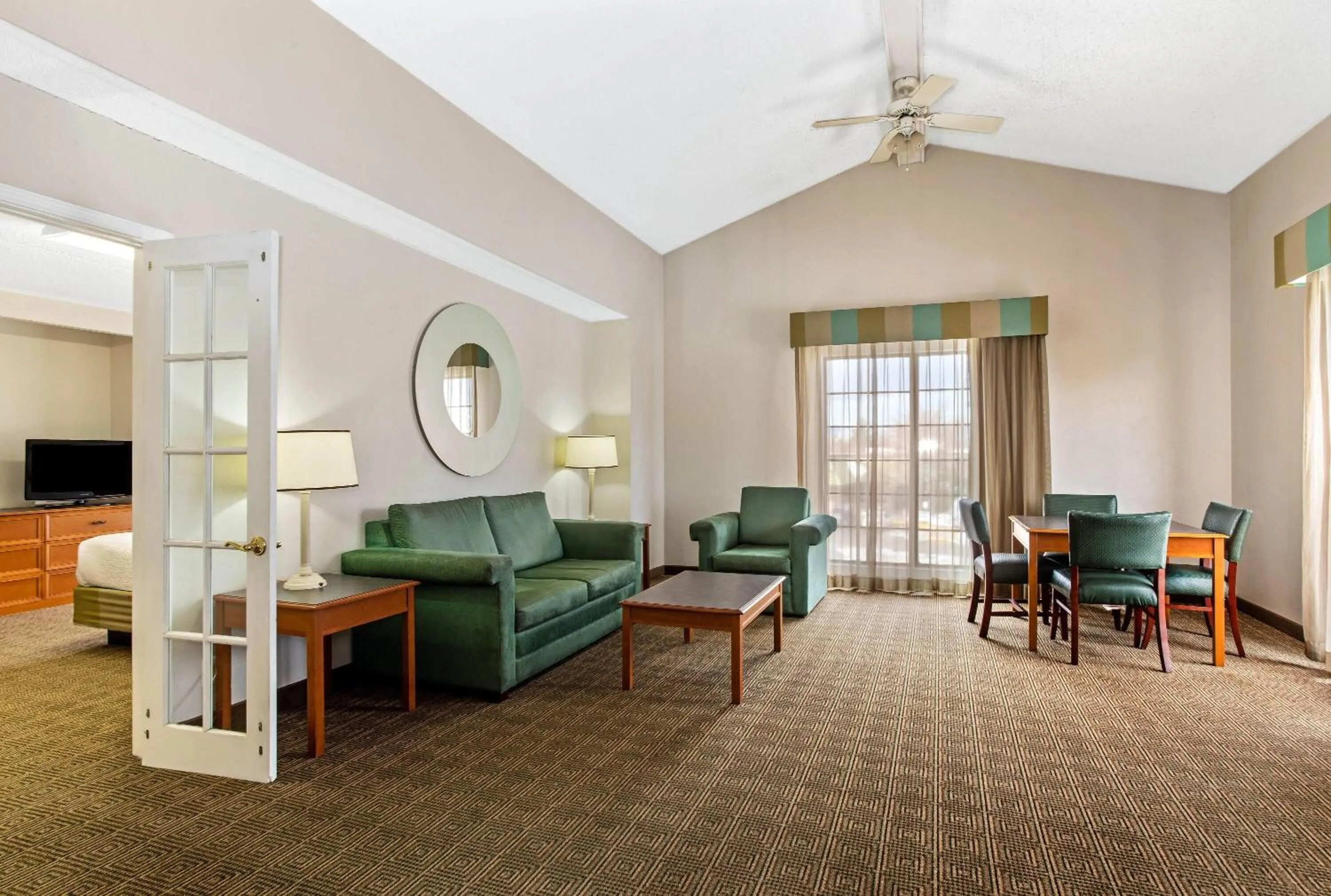 Photo of the whole room in La Quinta Inn by Wyndham Denver Northglenn